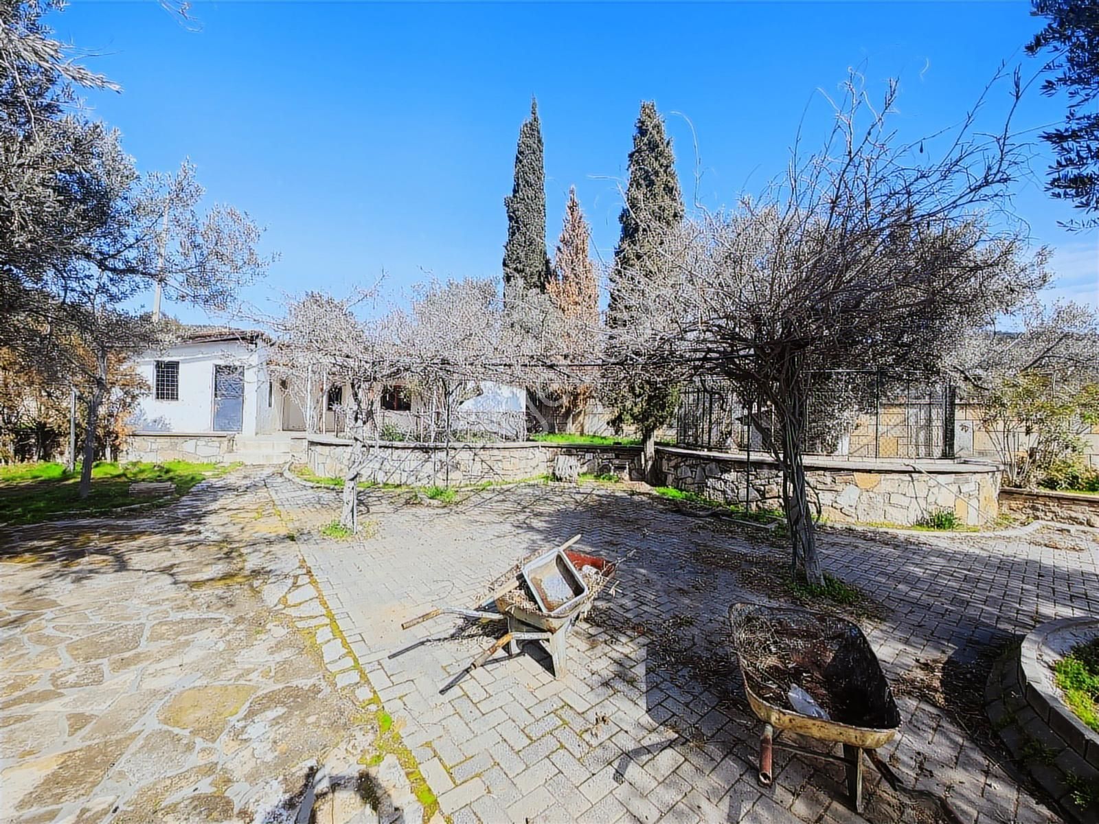 Foça'da 3650 M2 Arsa İçerisinde Satılık Malikane - Görsel 8