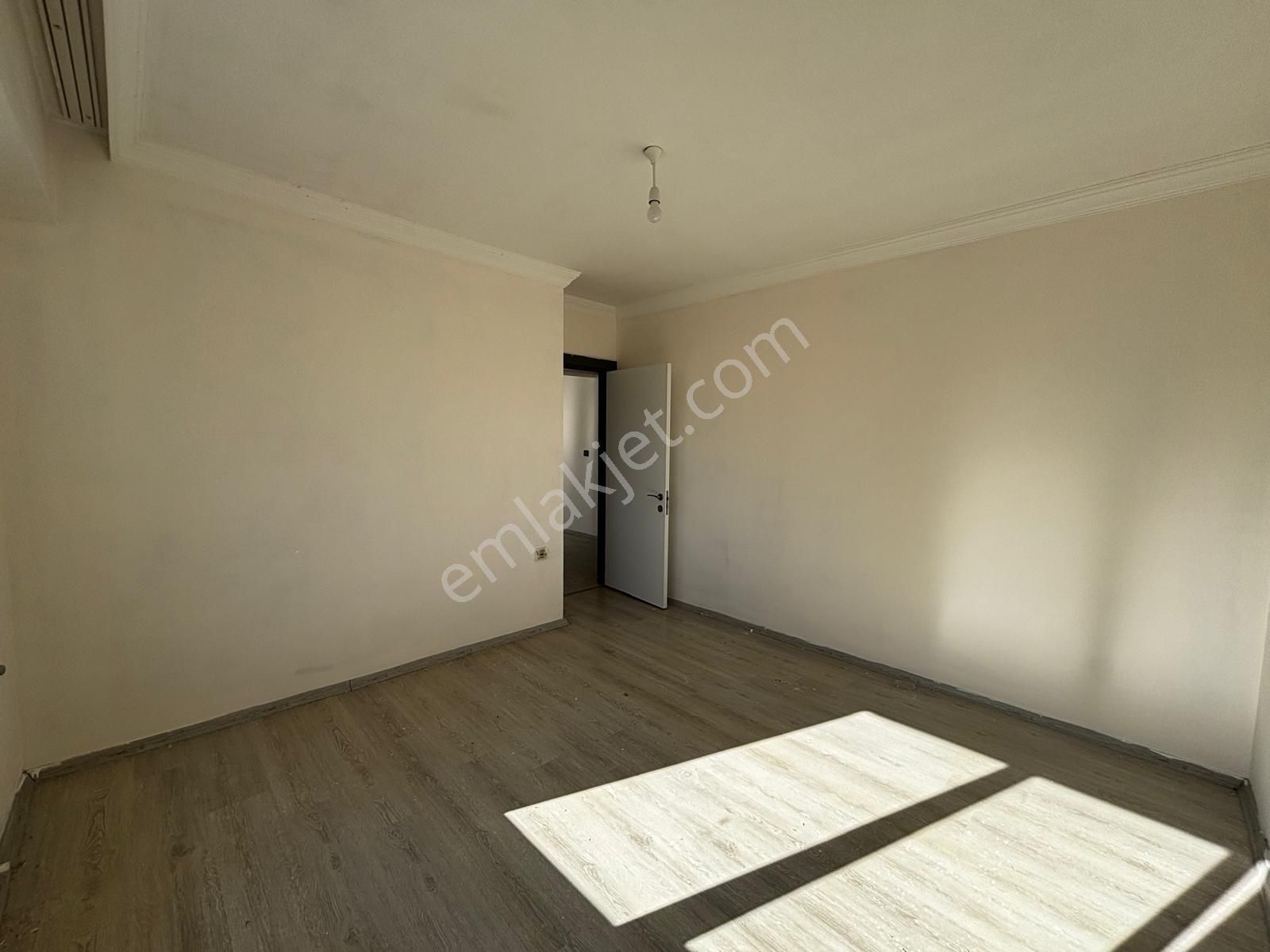 Dost Emlaktan Söğütlüyurtta Siteli Havuzlu 2+1 Satılık Daire - Görsel 31