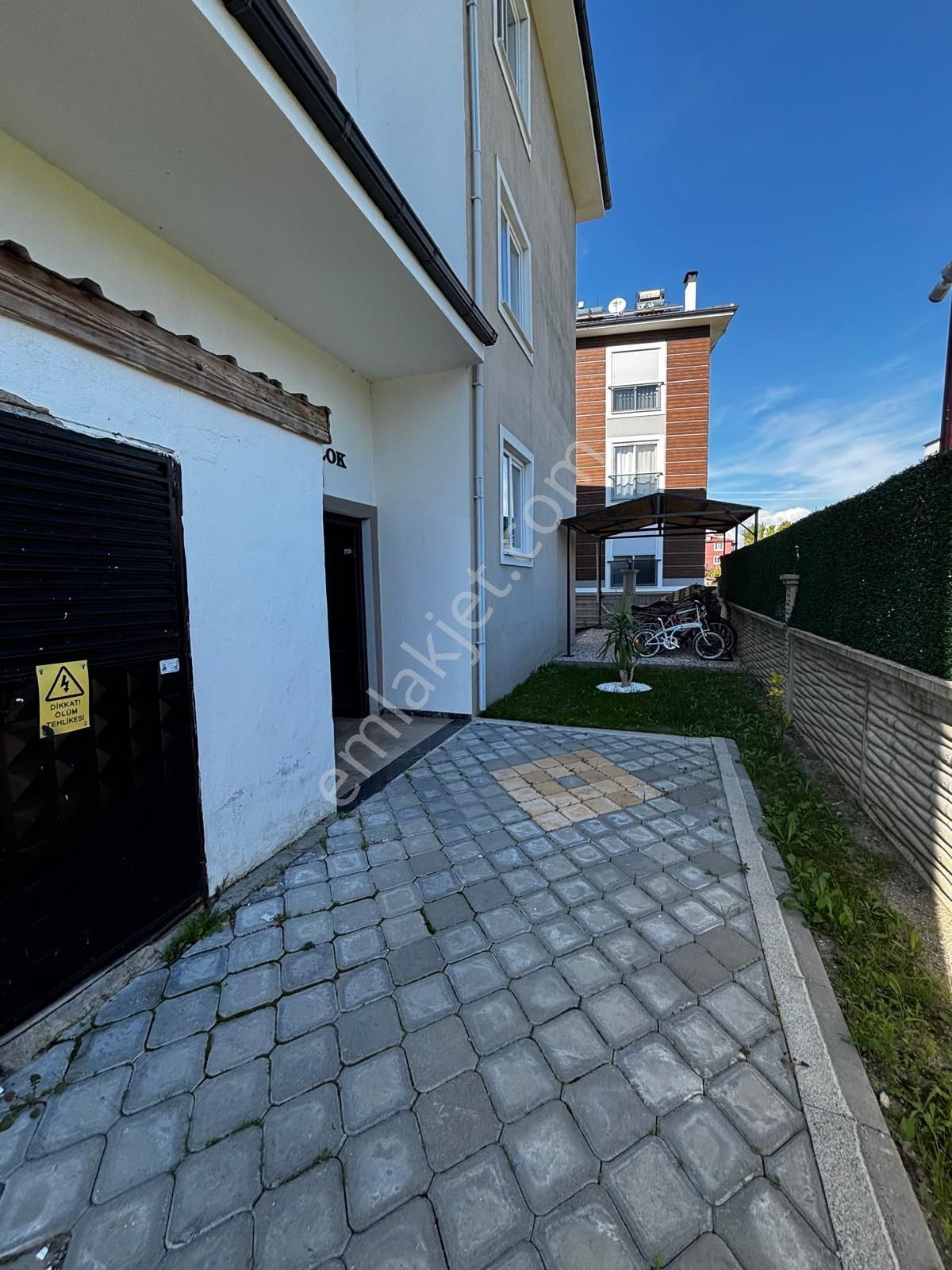 Dost Emlaktan Söğütlüyurtta Siteli Havuzlu 2+1 Satılık Daire - Görsel 11