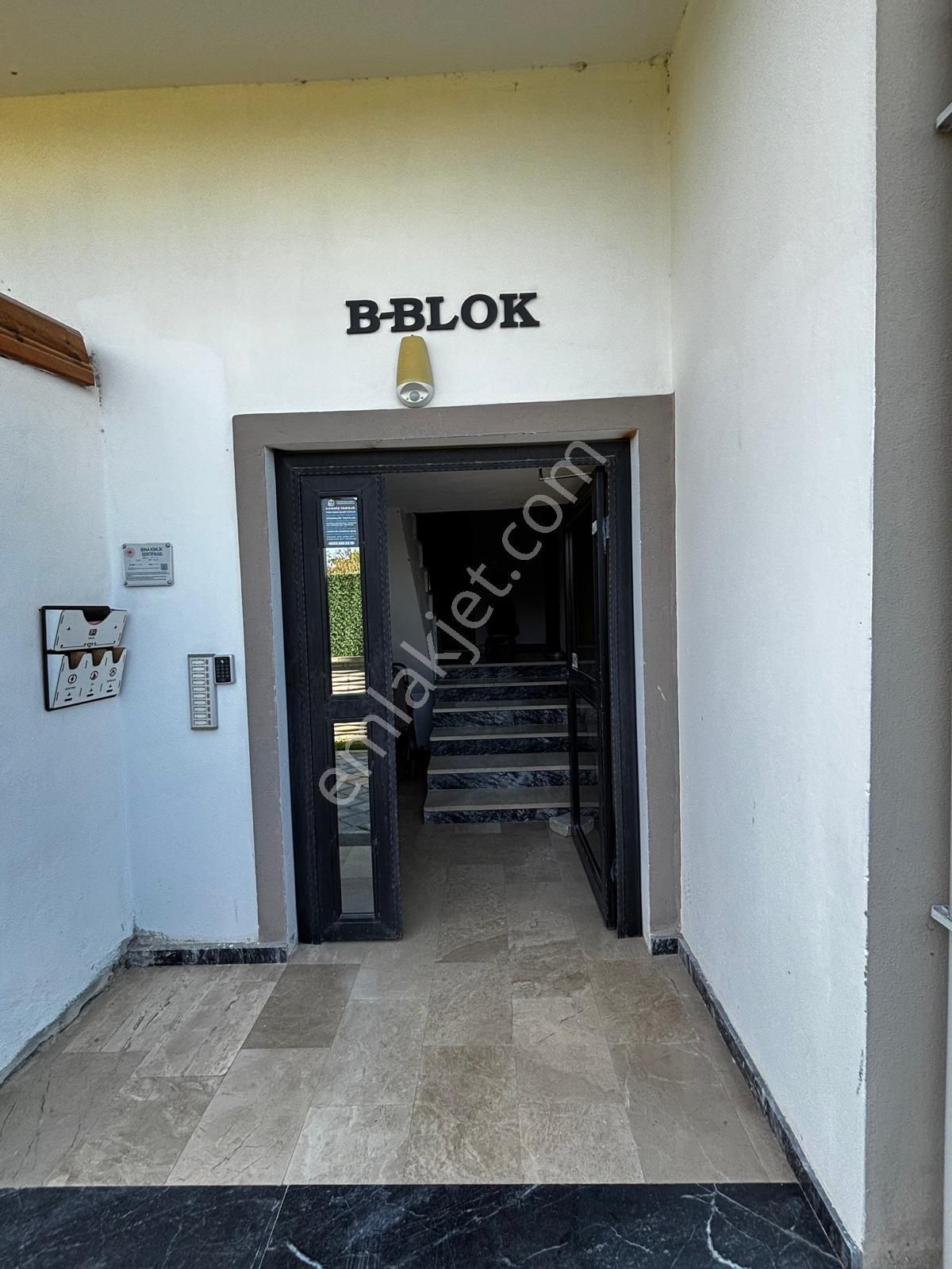 Dost Emlaktan Söğütlüyurtta Siteli Havuzlu 2+1 Satılık Daire - Görsel 12