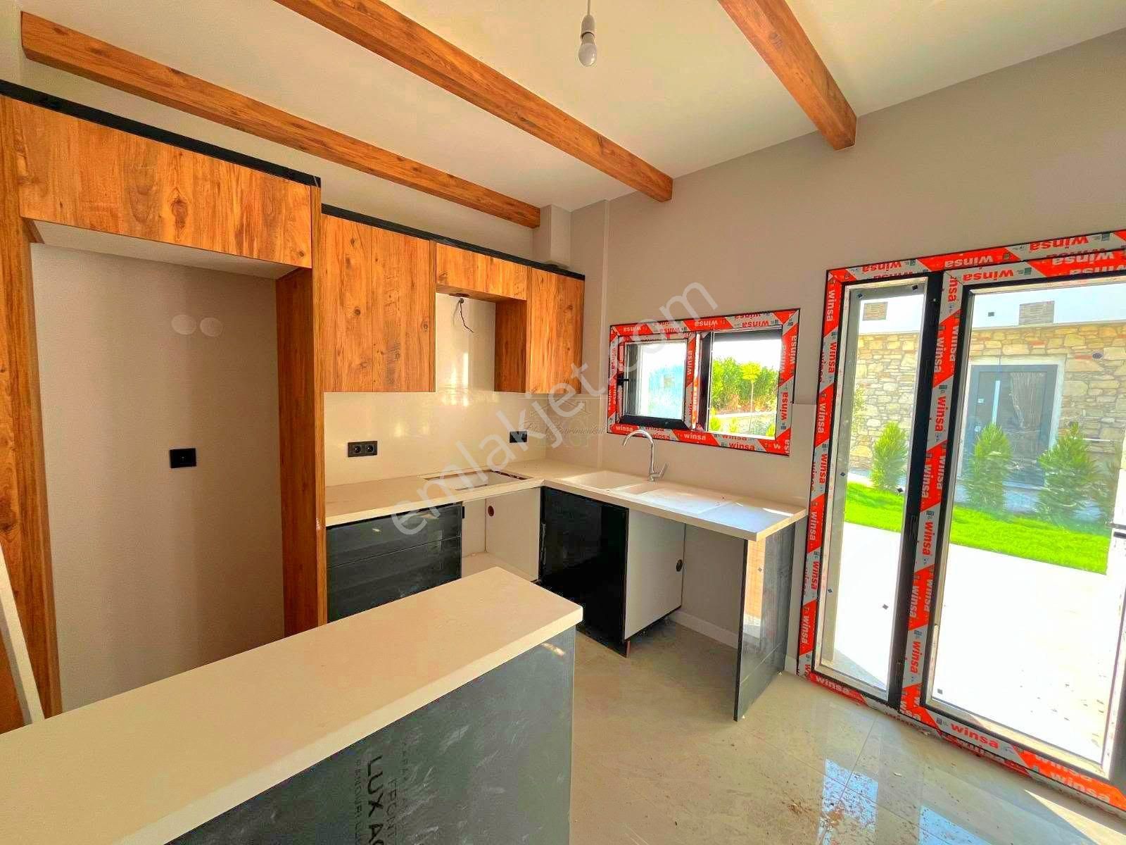 Davutlarda Köşe Konumlu Özel Havuzlu Tek Müstakil Sıfır Villa - Görsel 7