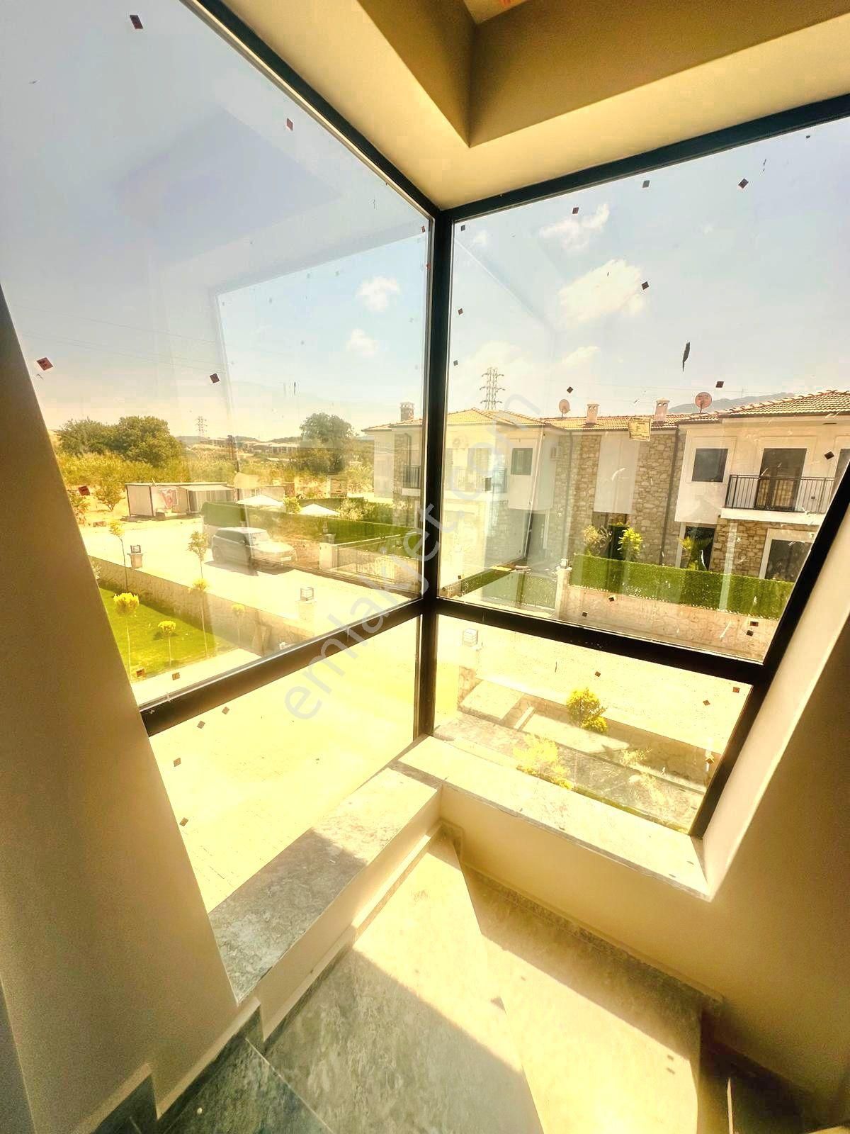 Davutlarda Köşe Konumlu Özel Havuzlu Tek Müstakil Sıfır Villa - Görsel 24