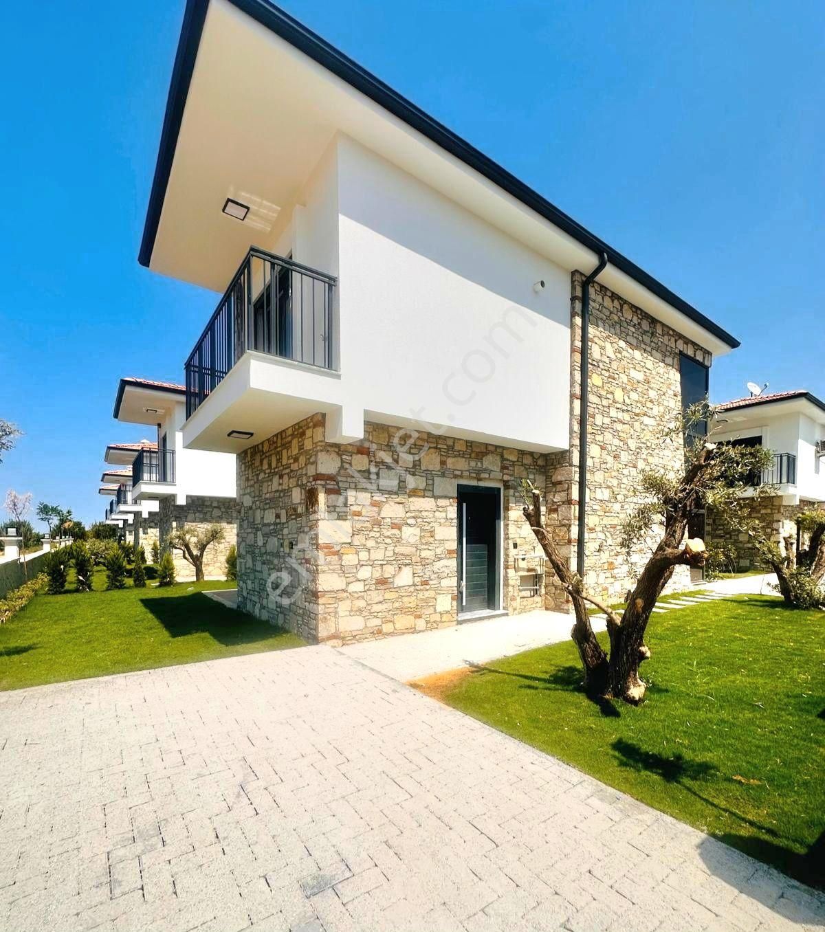 Davutlarda Köşe Konumlu Özel Havuzlu Tek Müstakil Sıfır Villa - Görsel 35