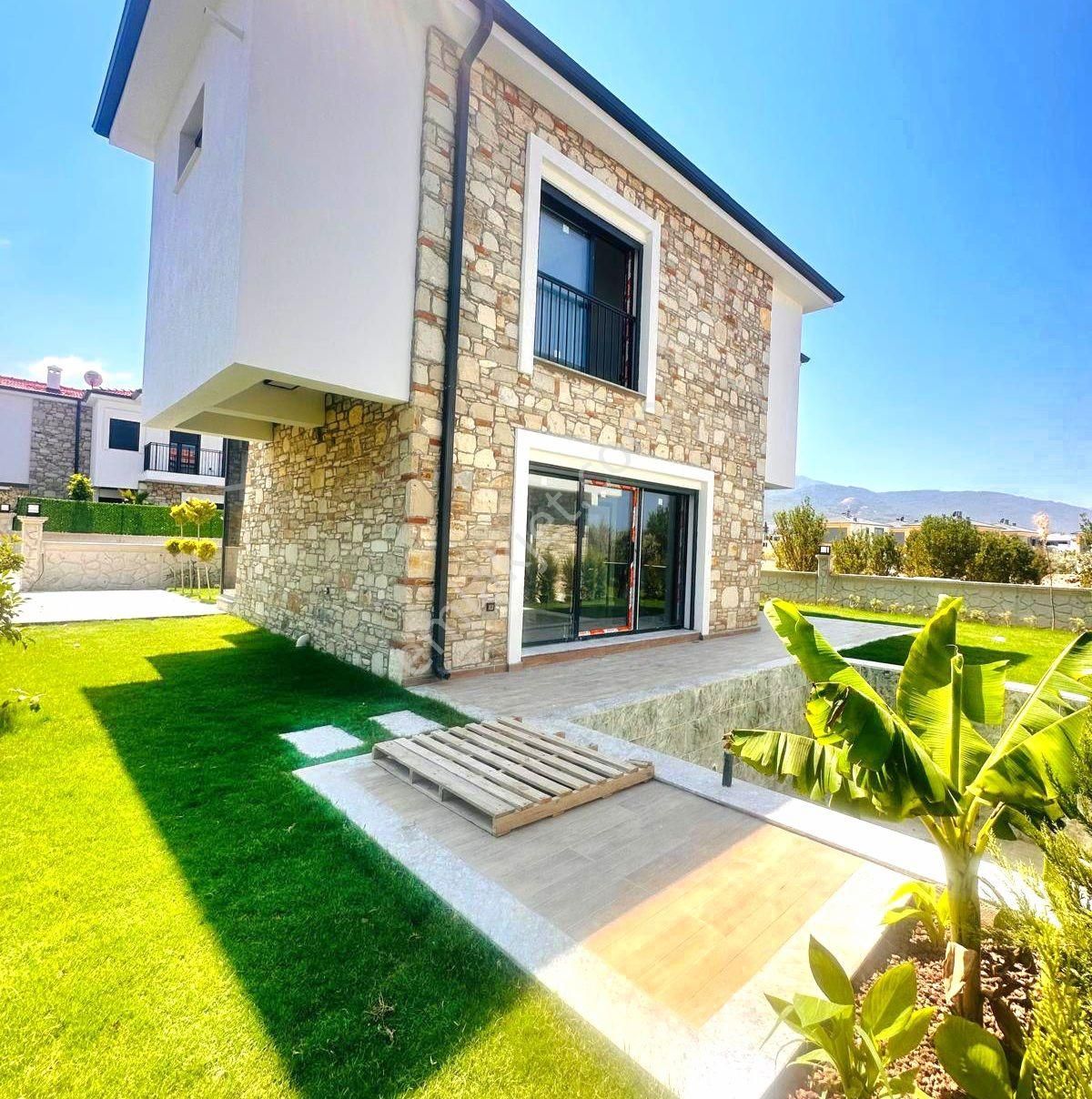 Davutlarda Köşe Konumlu Özel Havuzlu Tek Müstakil Sıfır Villa - Görsel 5