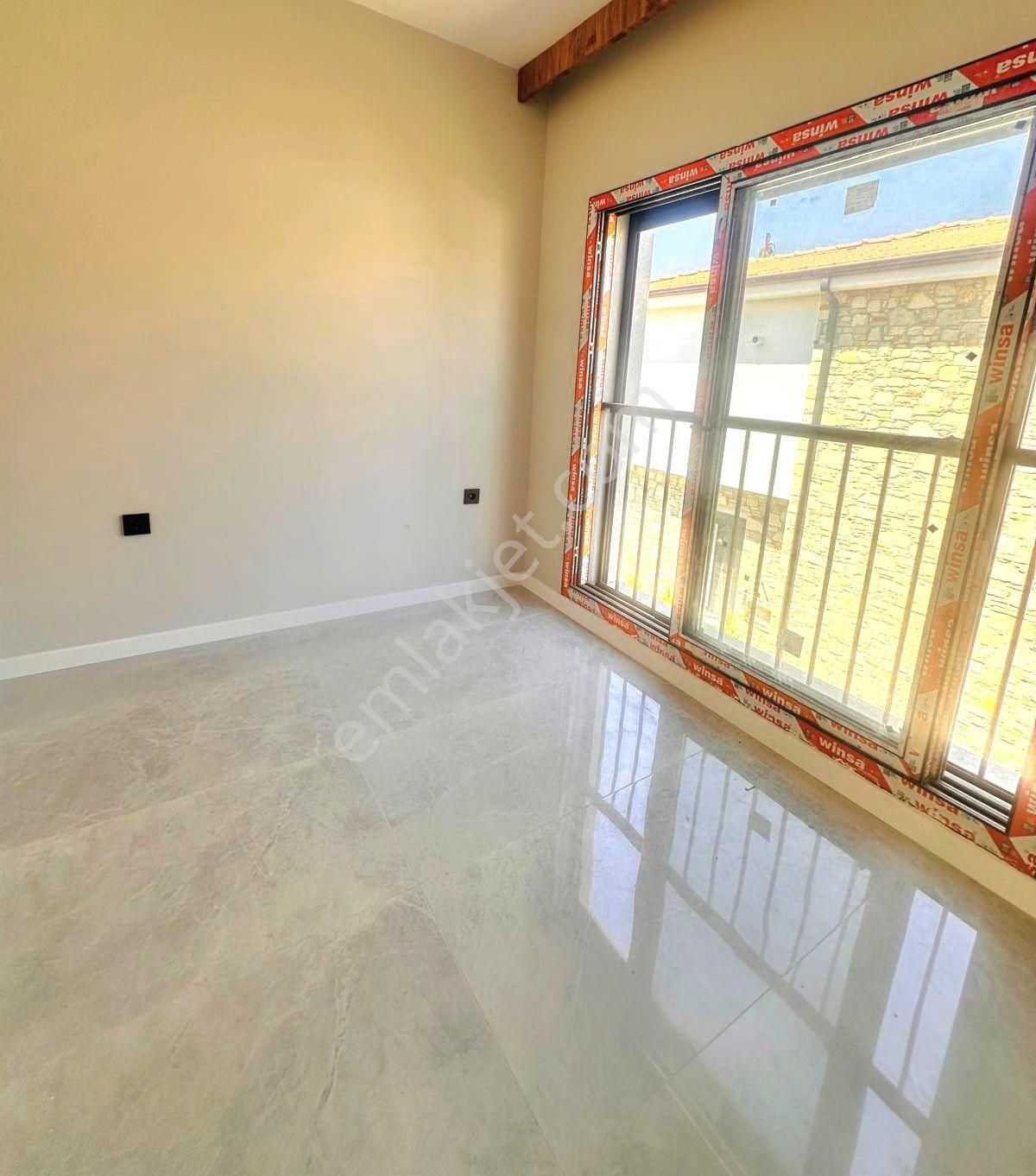 Davutlarda Köşe Konumlu Özel Havuzlu Tek Müstakil Sıfır Villa - Görsel 14