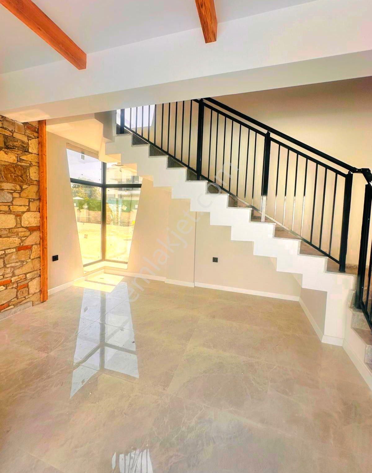 Davutlarda Köşe Konumlu Özel Havuzlu Tek Müstakil Sıfır Villa - Görsel 10