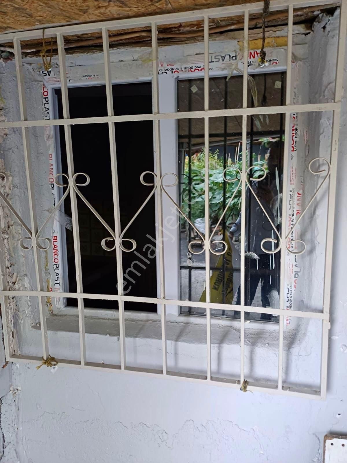 Ümraniye Cemil Meriç İstiklal Caddesi Üzerinde Gecekondu Kiralik Ev