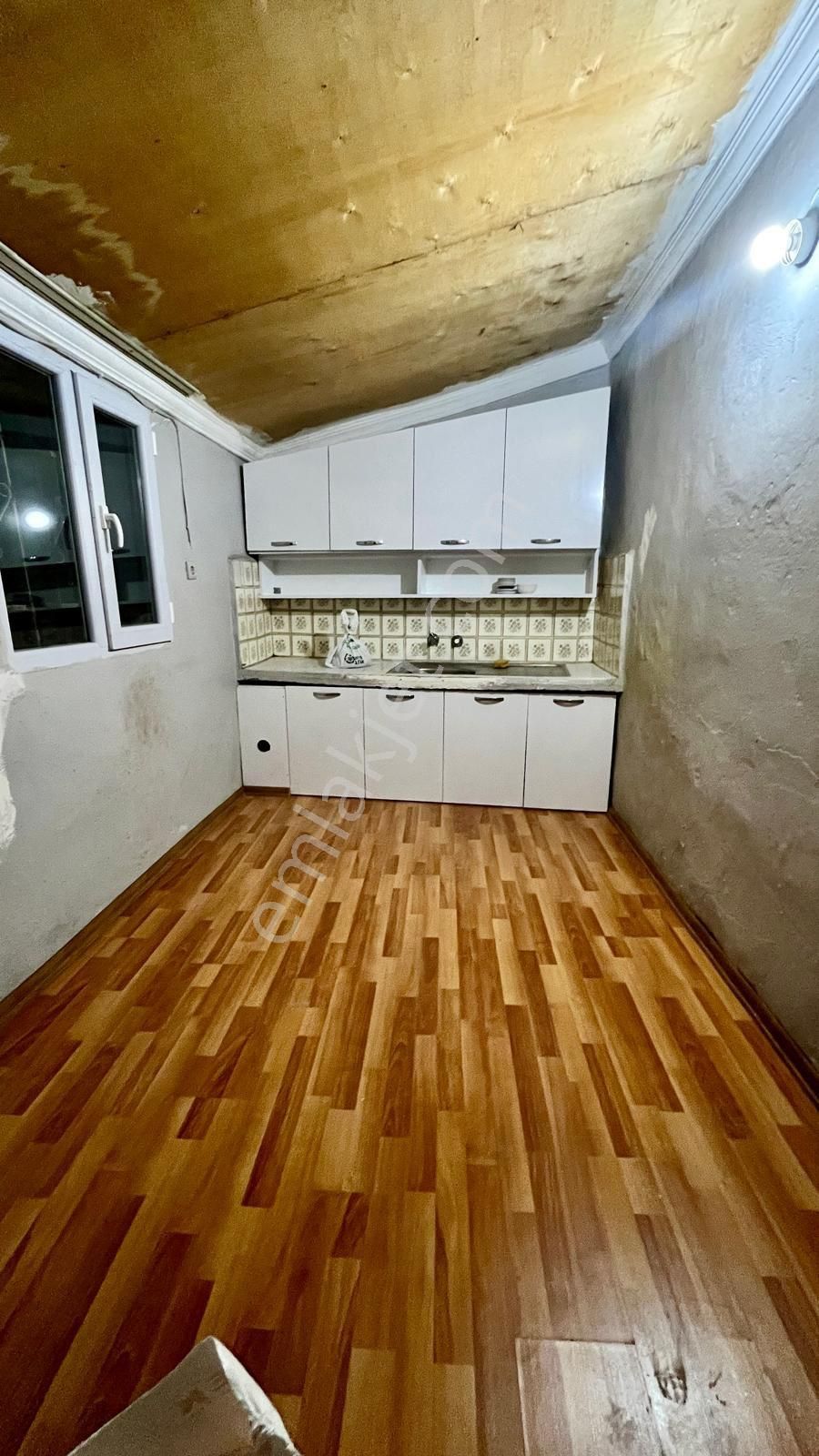 Ümraniye Cemil Meriç İstiklal Caddesi Üzerinde Gecekondu Kiralik Ev - Görsel 5