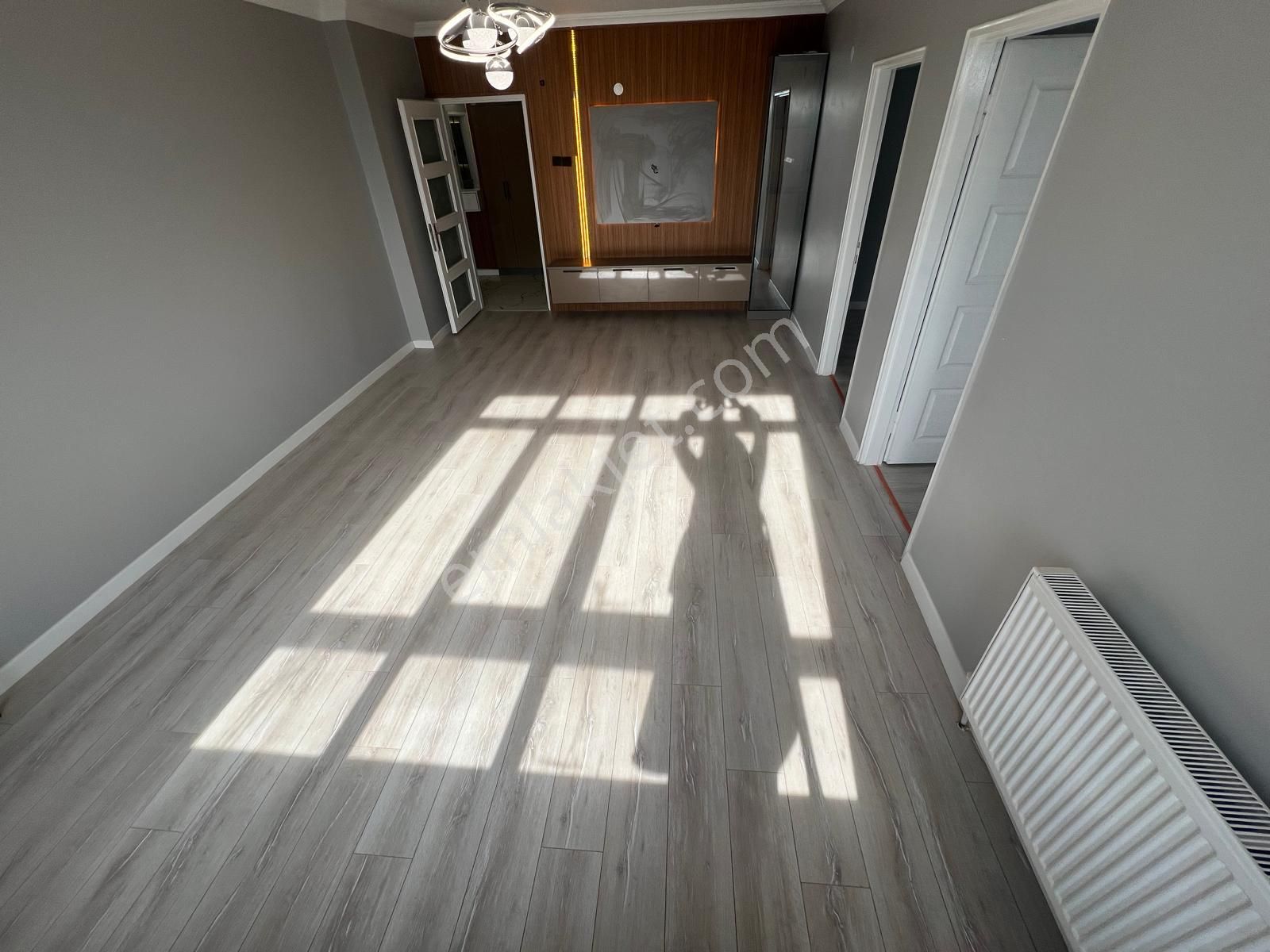 İncirli'de Cadde Üzeri Manzaralı Full+full Yapılı 3+1 Daire! - Görsel 10