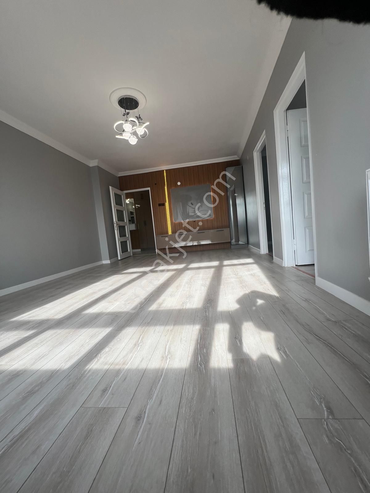 İncirli'de Cadde Üzeri Manzaralı Full+full Yapılı 3+1 Daire! - Görsel 12