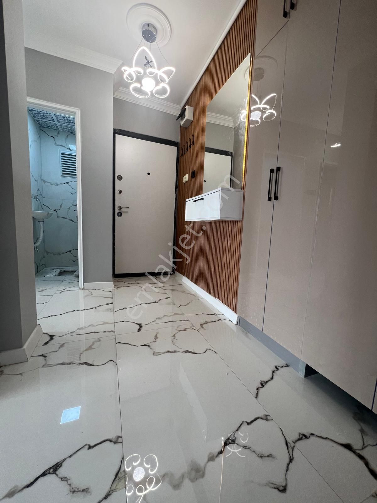 İncirli'de Cadde Üzeri Manzaralı Full+full Yapılı 3+1 Daire! - Görsel 27