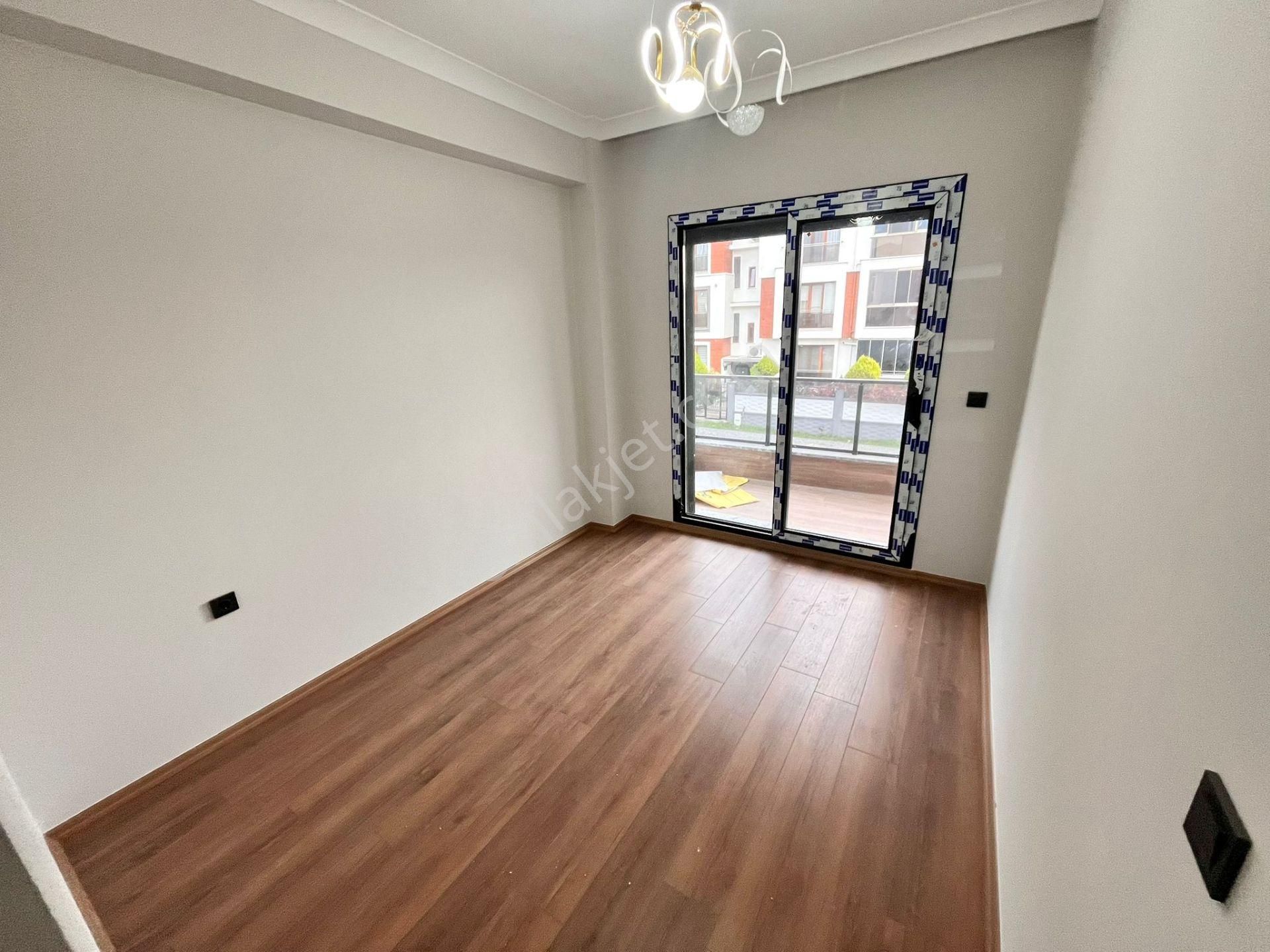 Yükselden Satılık Edremitte 'özel Otoparklı Bahçeli Ultra Lüx' 4+1 Villa - Görsel 24