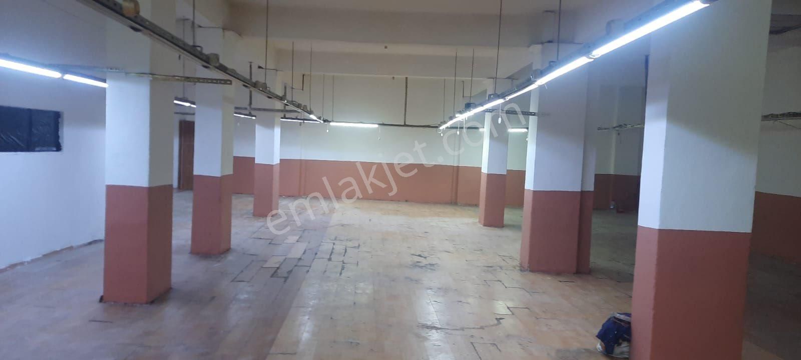 Sahibinden Küçükçekmece Atatürk Mah.’de 250 M2 Kiralık İşyeri Depo