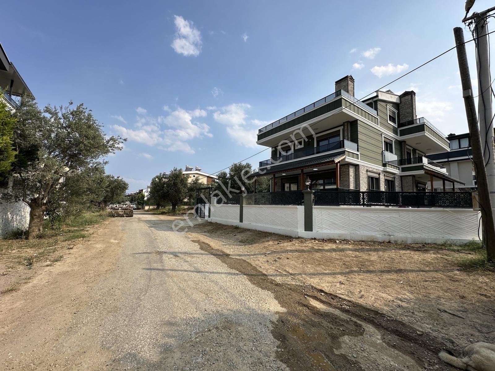 Ayanoğlundan Gürede Denize Yakın 6+1 Satılık Ayrı Mutfaklı Villa - Görsel 14