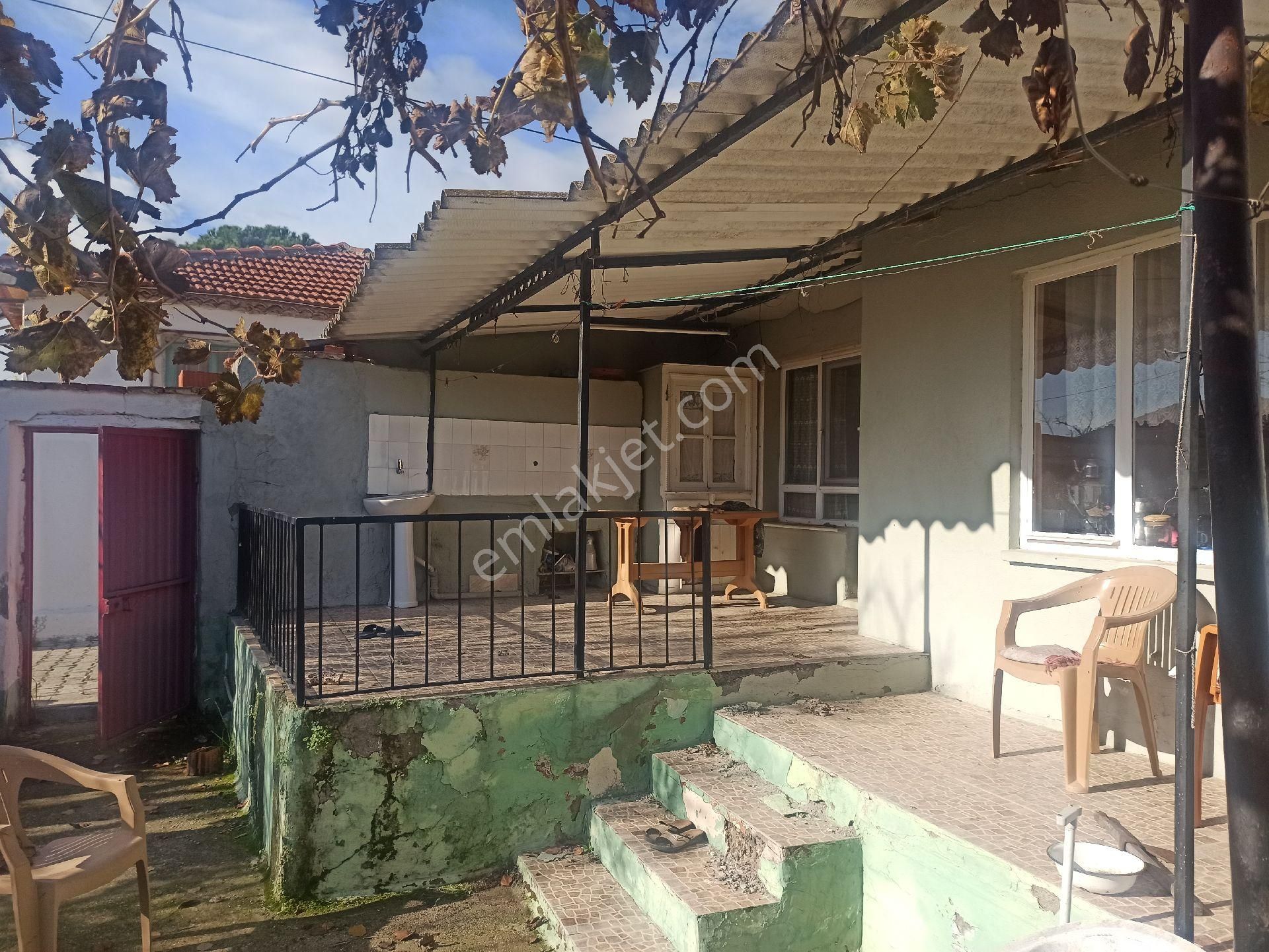 Bergama Dağıstan Köyünde Satılık