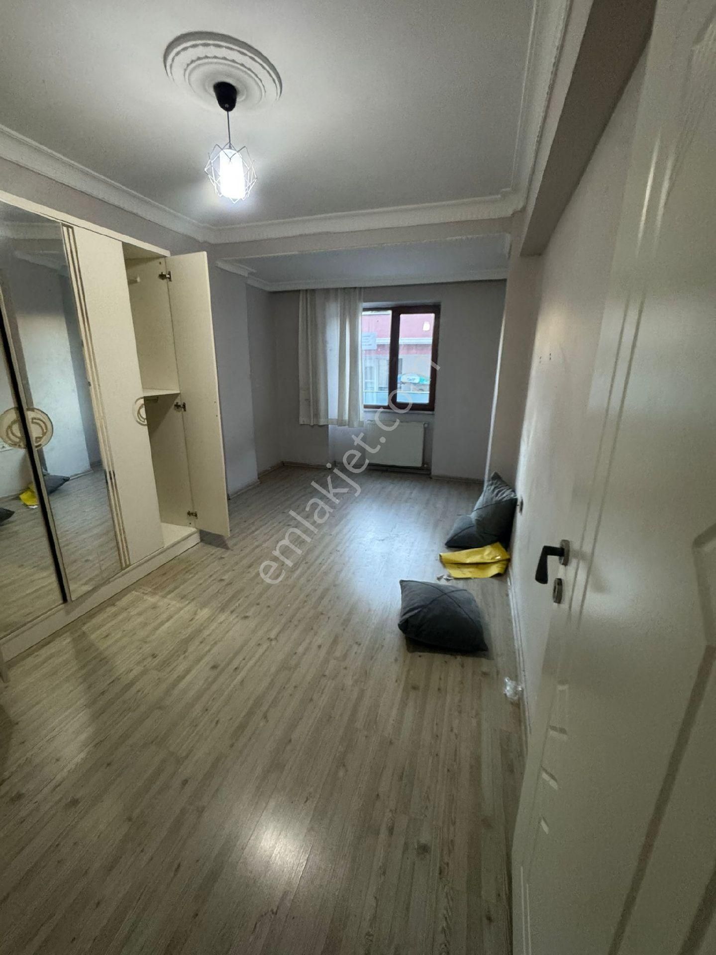 Olağan Üstü Büyüklükte Kiralık Daire Okul Dibinde Hastane Dibinde - Görsel 3