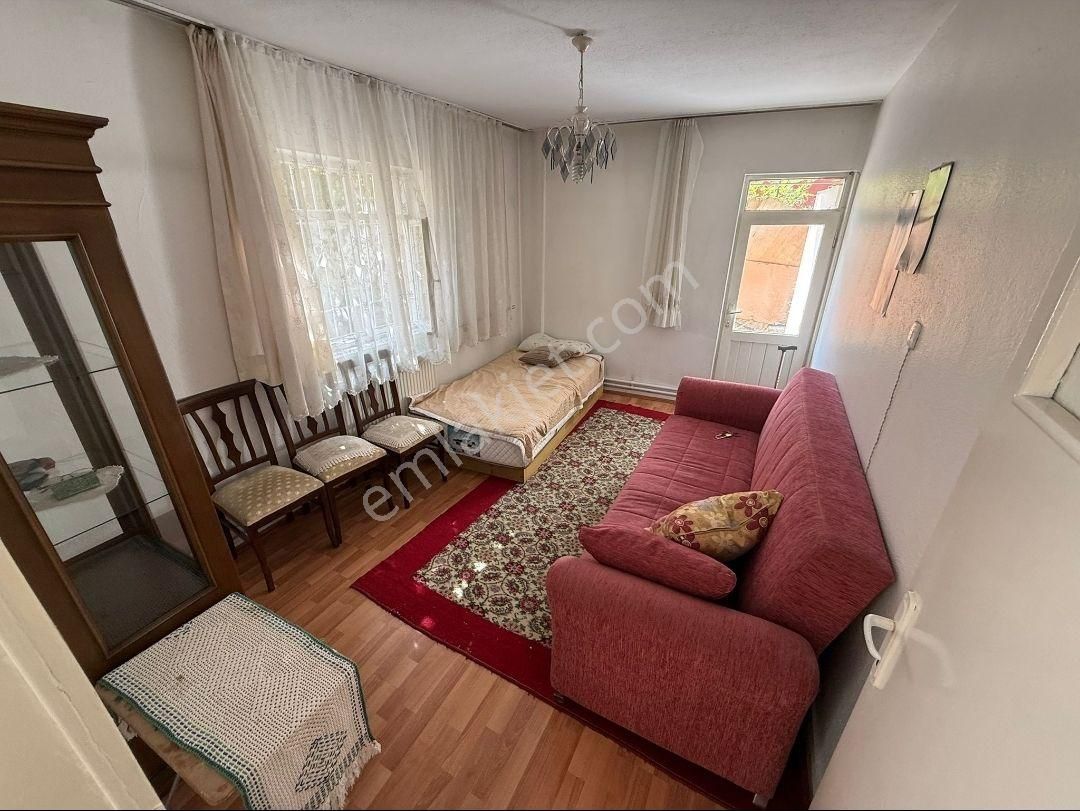 Keçiörenin En Merkezi Konumunda 3+1 Fırsat Daire - Görsel 8