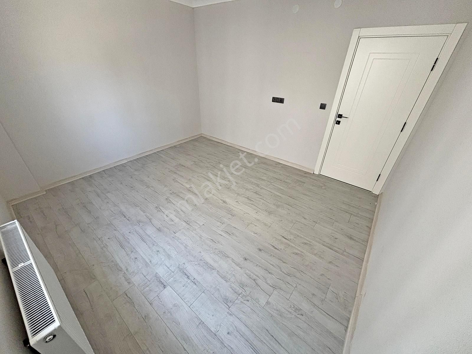 Yuvam'dan Sıfır Ultra Lüks Geniş Oturum Kiralık 3+1 Daire - Görsel 18