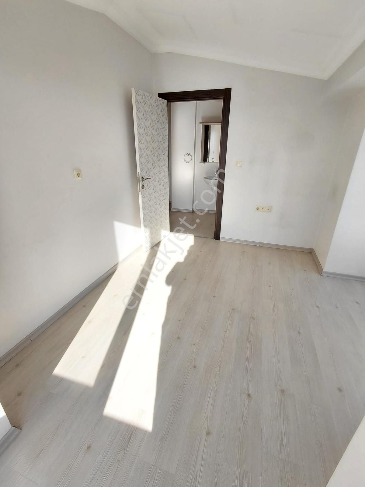 Kiralık 3+1 Bakımlı Asansörlü Daire Güney Cephe - Görsel 24