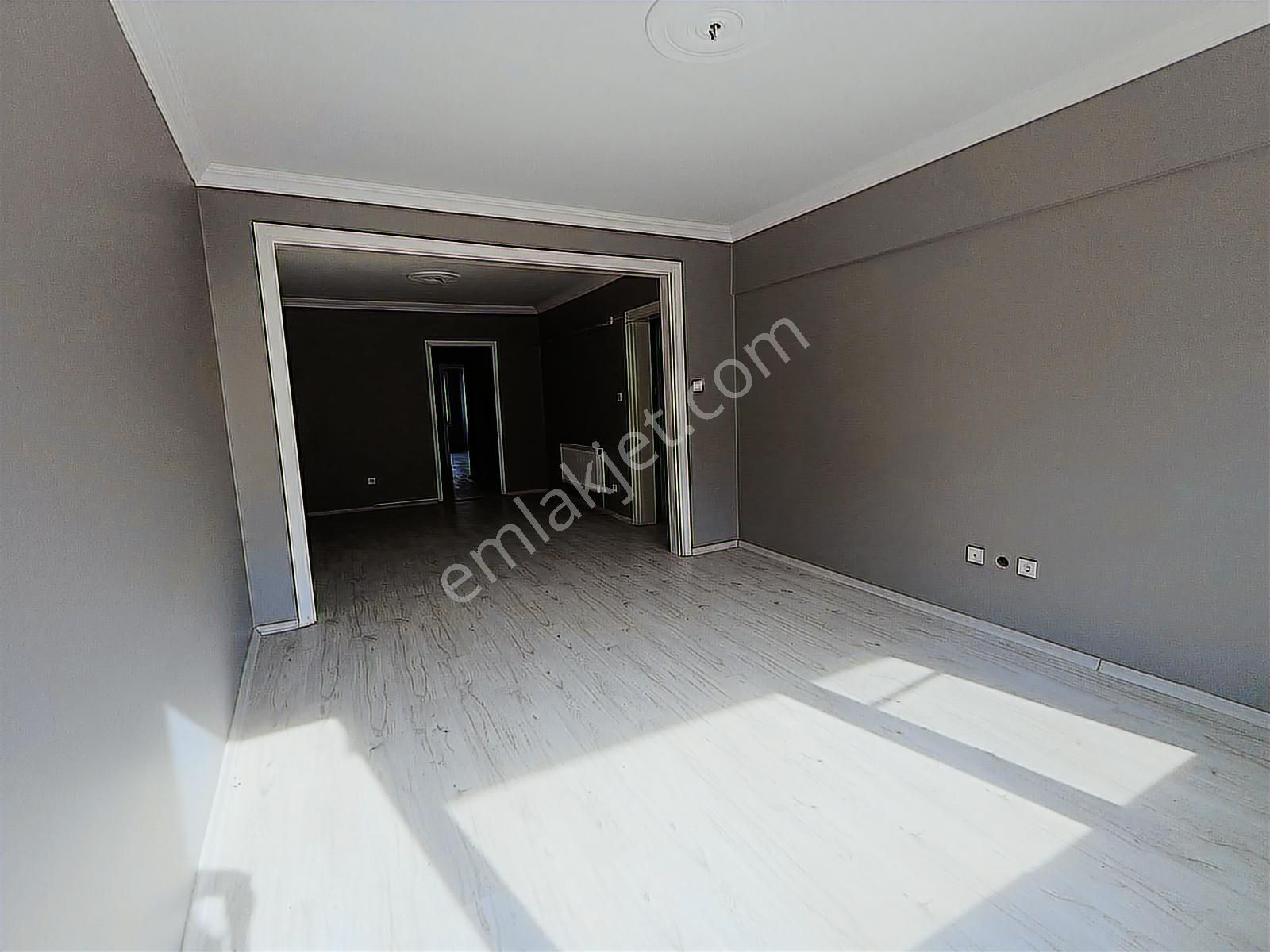 Karaca'dan Merkezi Konumda 2+1 Komple Yenilenmiş Satılık Daire - Görsel 13