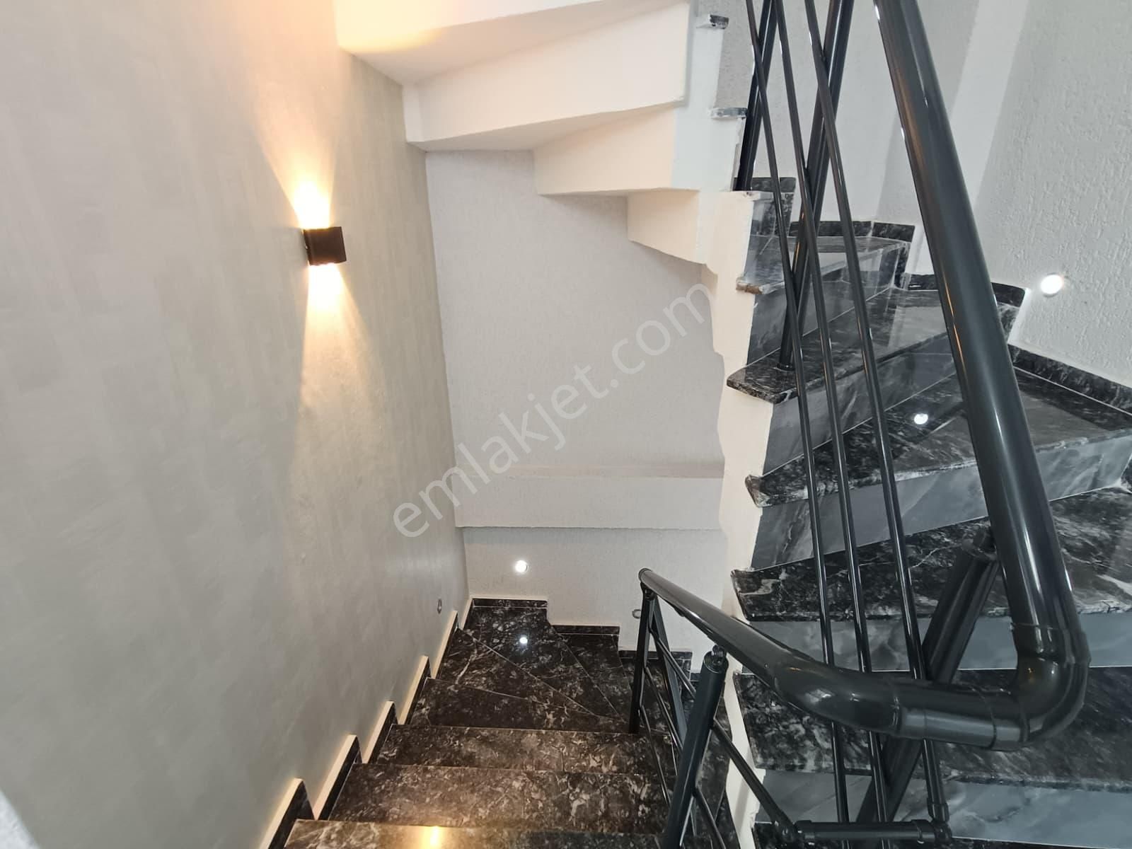 Karaca'dan Yeniçiftlik Mah.de 4+1 170m2 Triplex Sıfır Villa - Görsel 34