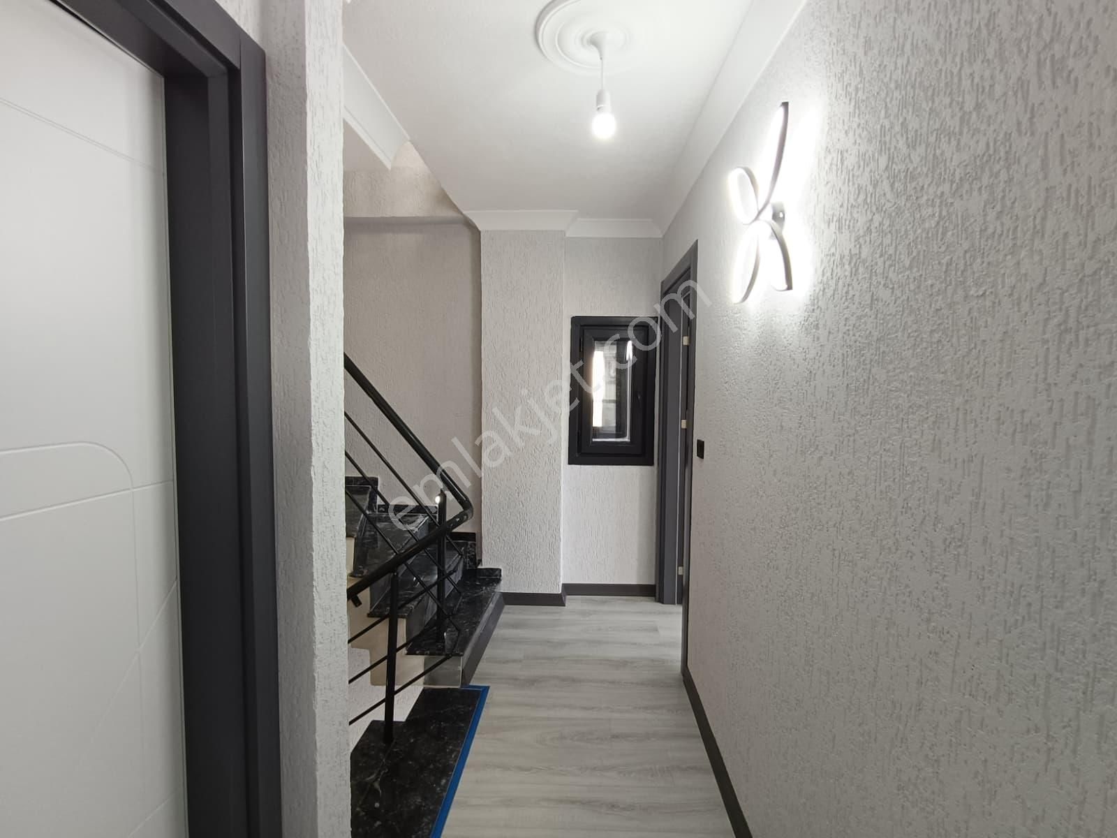 Karaca'dan Yeniçiftlik Mah.de 4+1 170m2 Triplex Sıfır Villa - Görsel 18