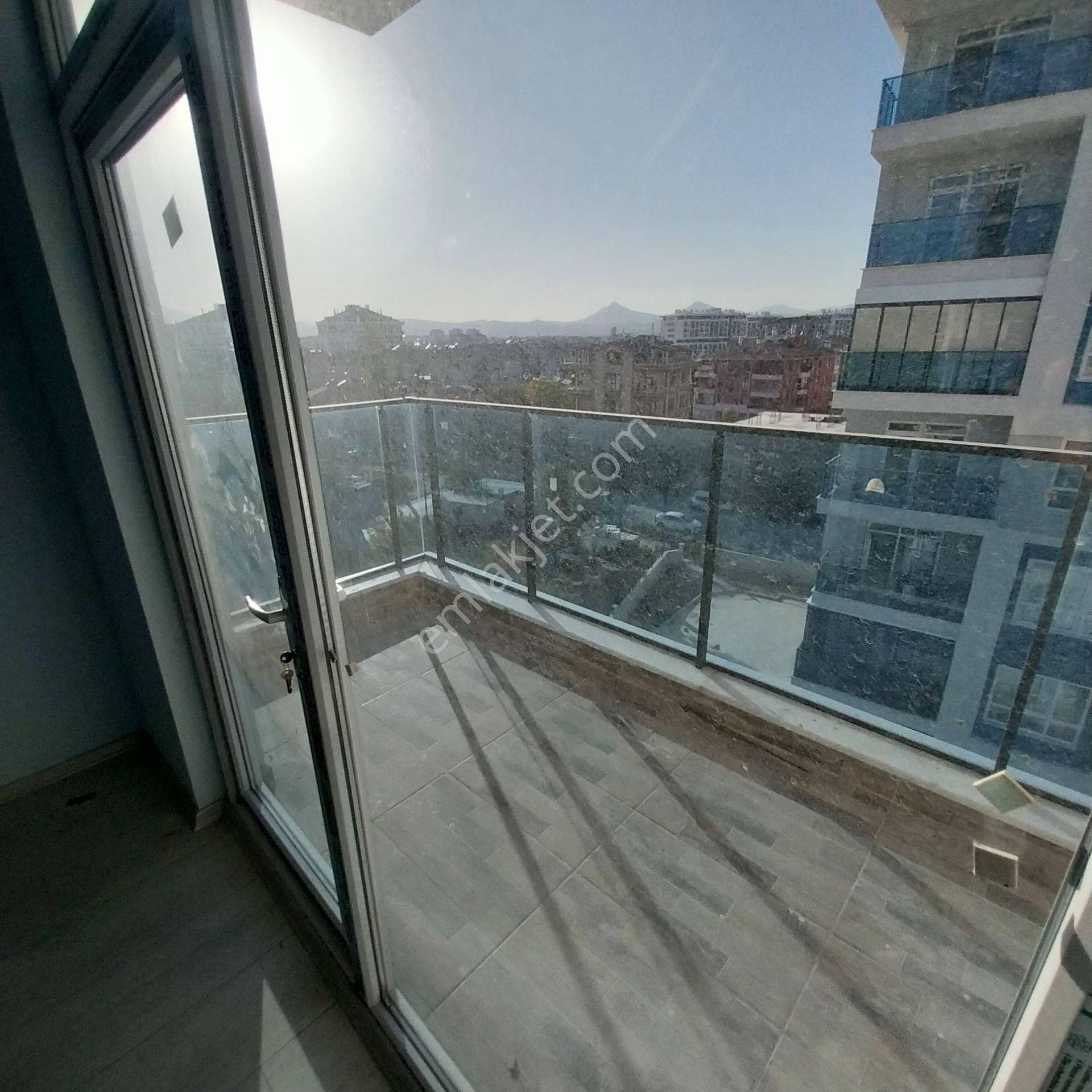 Meram Uluırmakta Satlık 3+1 Lüksarakat Daire 124 M2 Net - Görsel 8