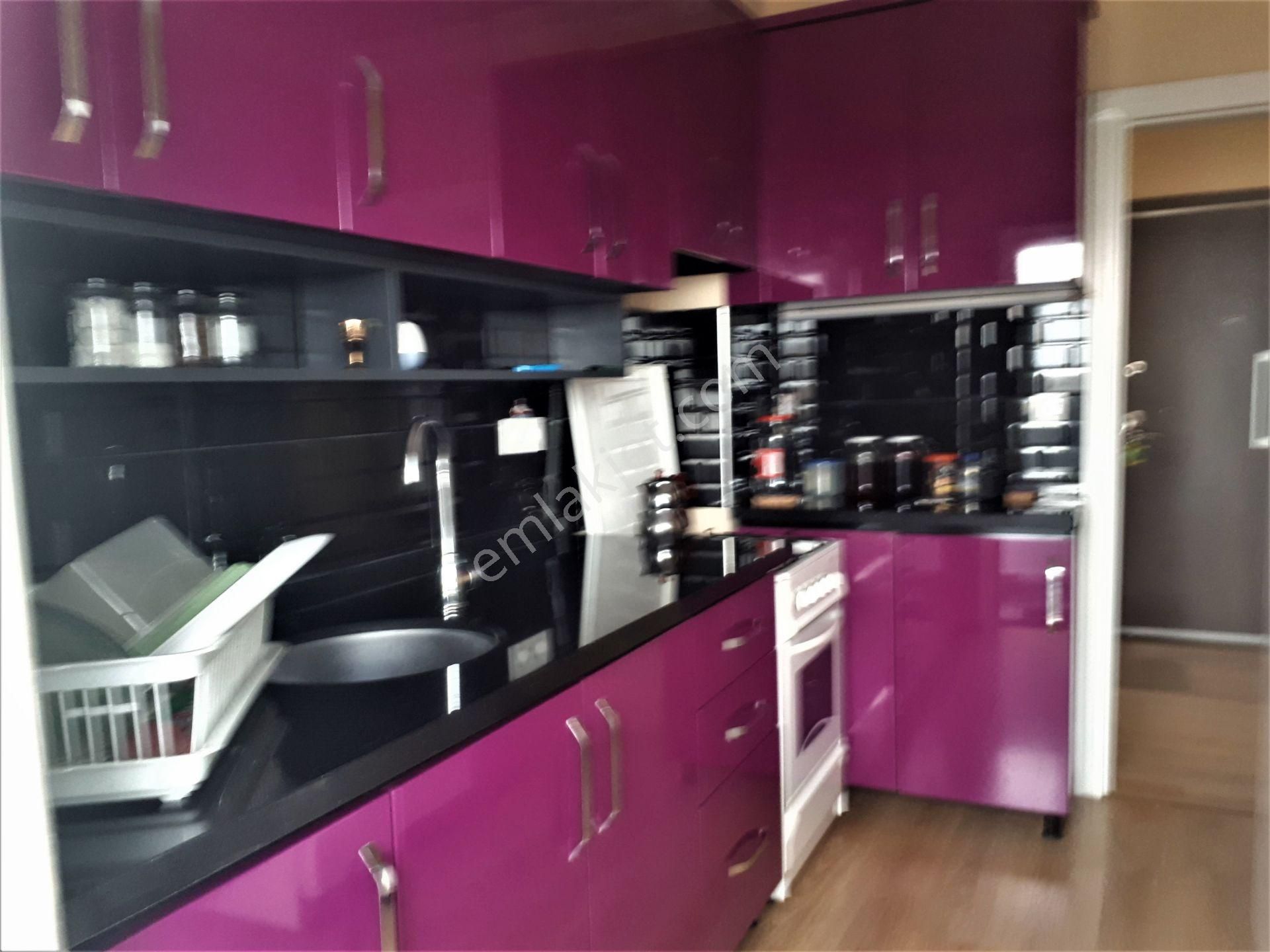 Mithatpaşa Caddesinde 130m2 3+1 Kombili Bakımlı Masrafsız Daire - Görsel 11