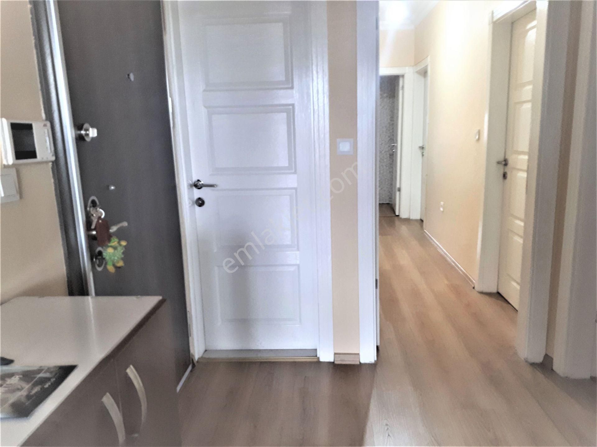 Mithatpaşa Caddesinde 130m2 3+1 Kombili Bakımlı Masrafsız Daire - Görsel 8