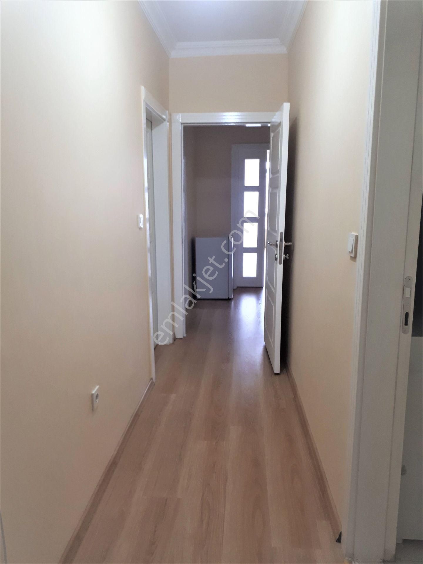Mithatpaşa Caddesinde 130m2 3+1 Kombili Bakımlı Masrafsız Daire - Görsel 26