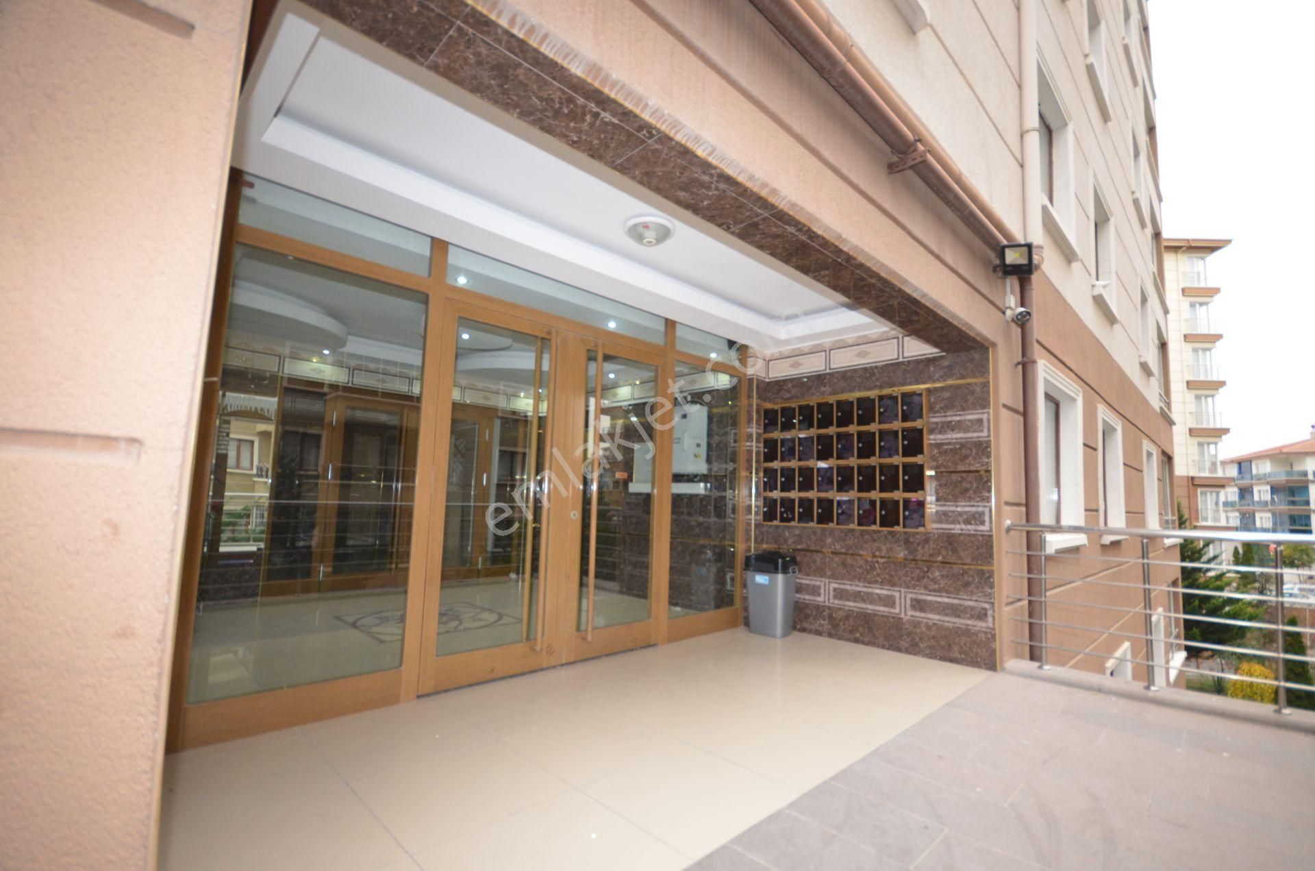 İmir Emlak'tan Merkezi Konumda 4+1 Satılık Daire - Görsel 18