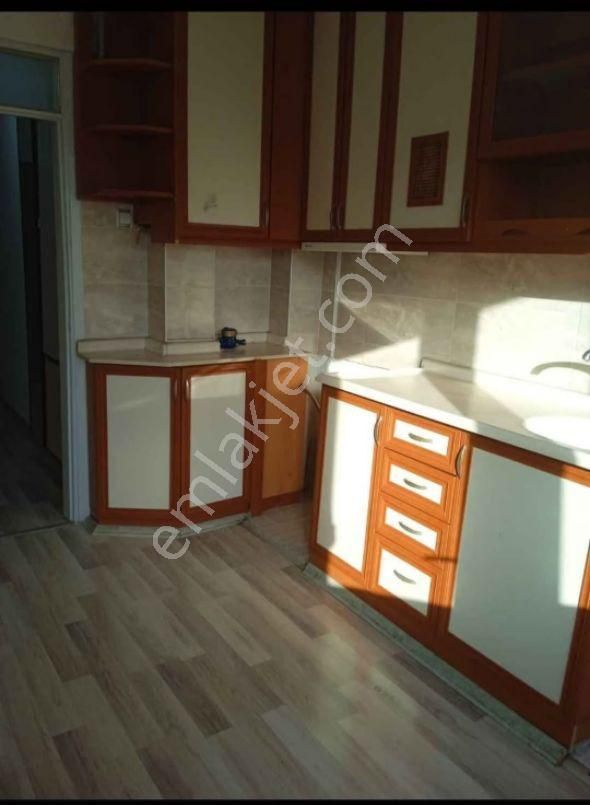 🏡 Kıbrıs Şehitler Caddesinde Yenilenmiş 3+1 – Çift Balkonlu - Görsel 6