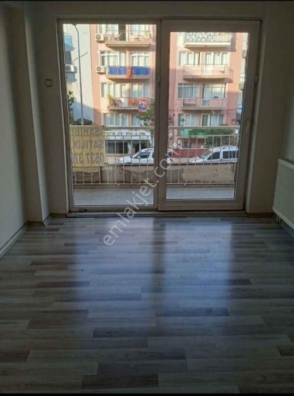 🏡 Kıbrıs Şehitler Caddesinde Yenilenmiş 3+1 – Çift Balkonlu