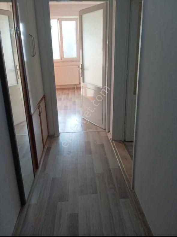 🏡 Kıbrıs Şehitler Caddesinde Yenilenmiş 3+1 – Çift Balkonlu - Görsel 9