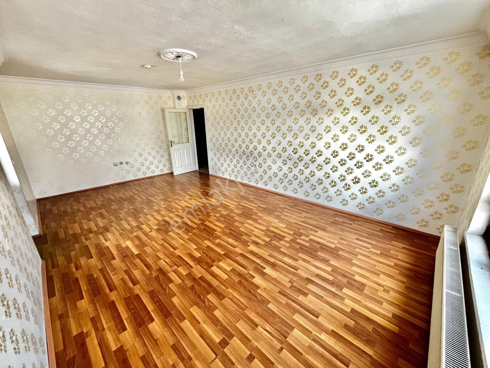 Karapürçek'te Külliye Yakınında Önü Açık 3+1 Çift Balkonlu Satılık Daire !! - Görsel 4