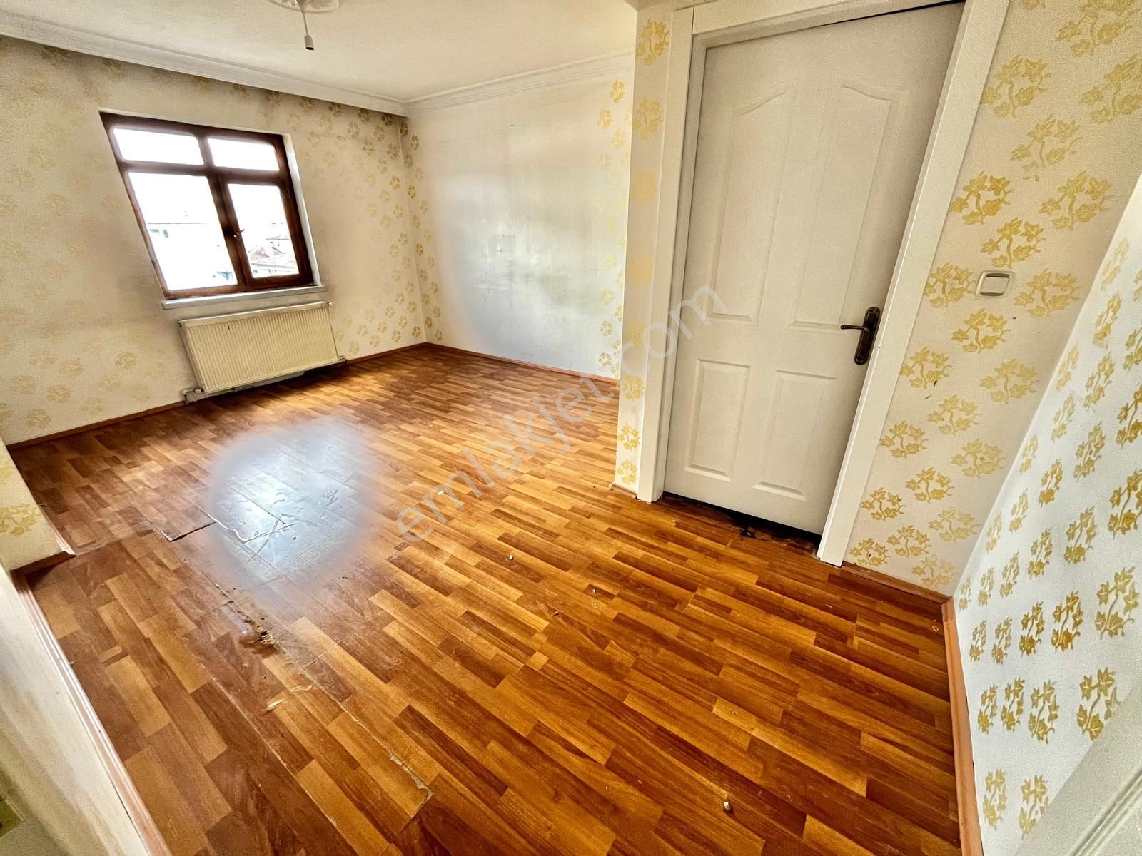 Karapürçek'te Külliye Yakınında Önü Açık 3+1 Çift Balkonlu Satılık Daire !! - Görsel 8