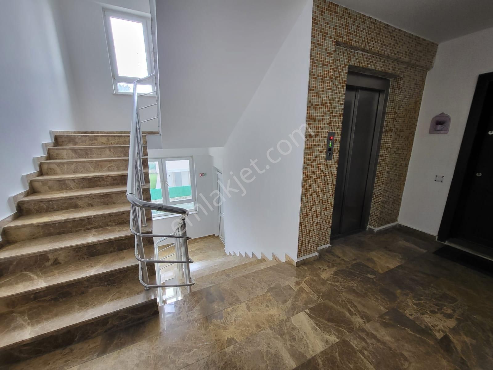 1+1 Eşyalı Satılık Daire Site İçinde Full Aktiviteli Avsallar Alanya - Görsel 8