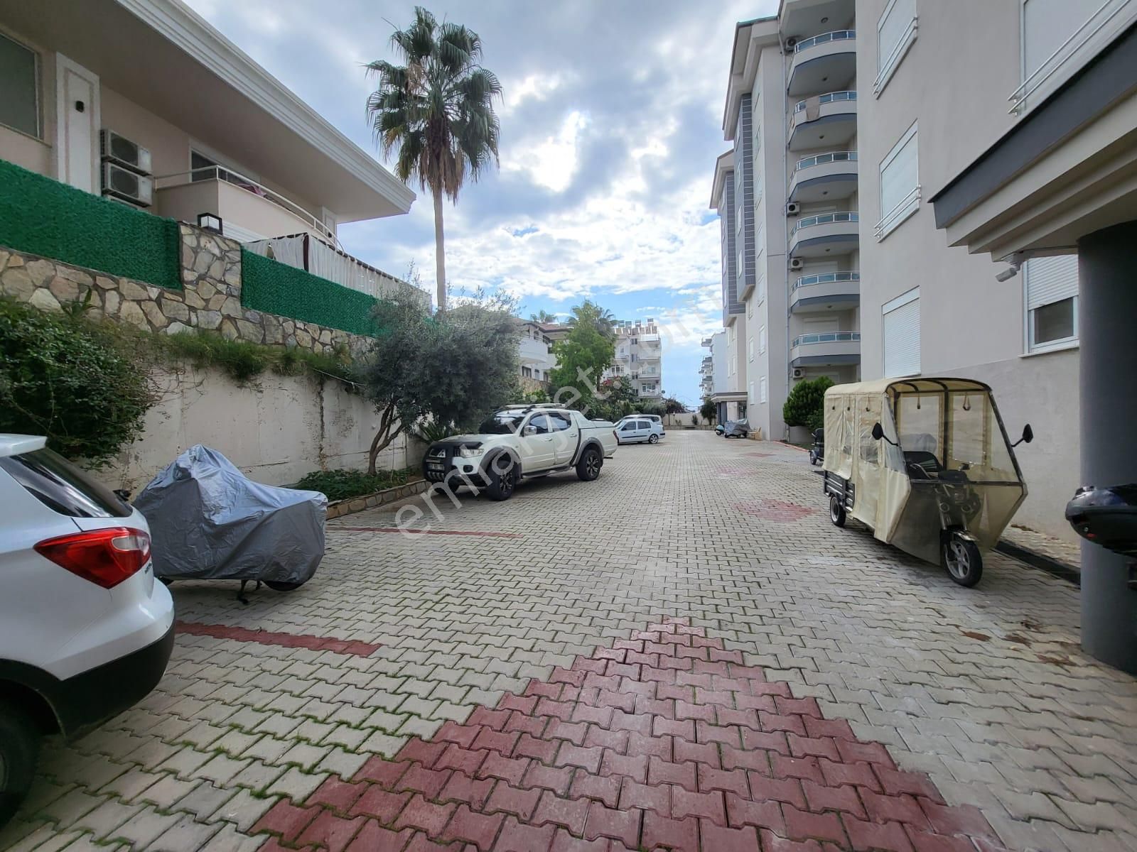 1+1 Eşyalı Satılık Daire Site İçinde Full Aktiviteli Avsallar Alanya - Görsel 4