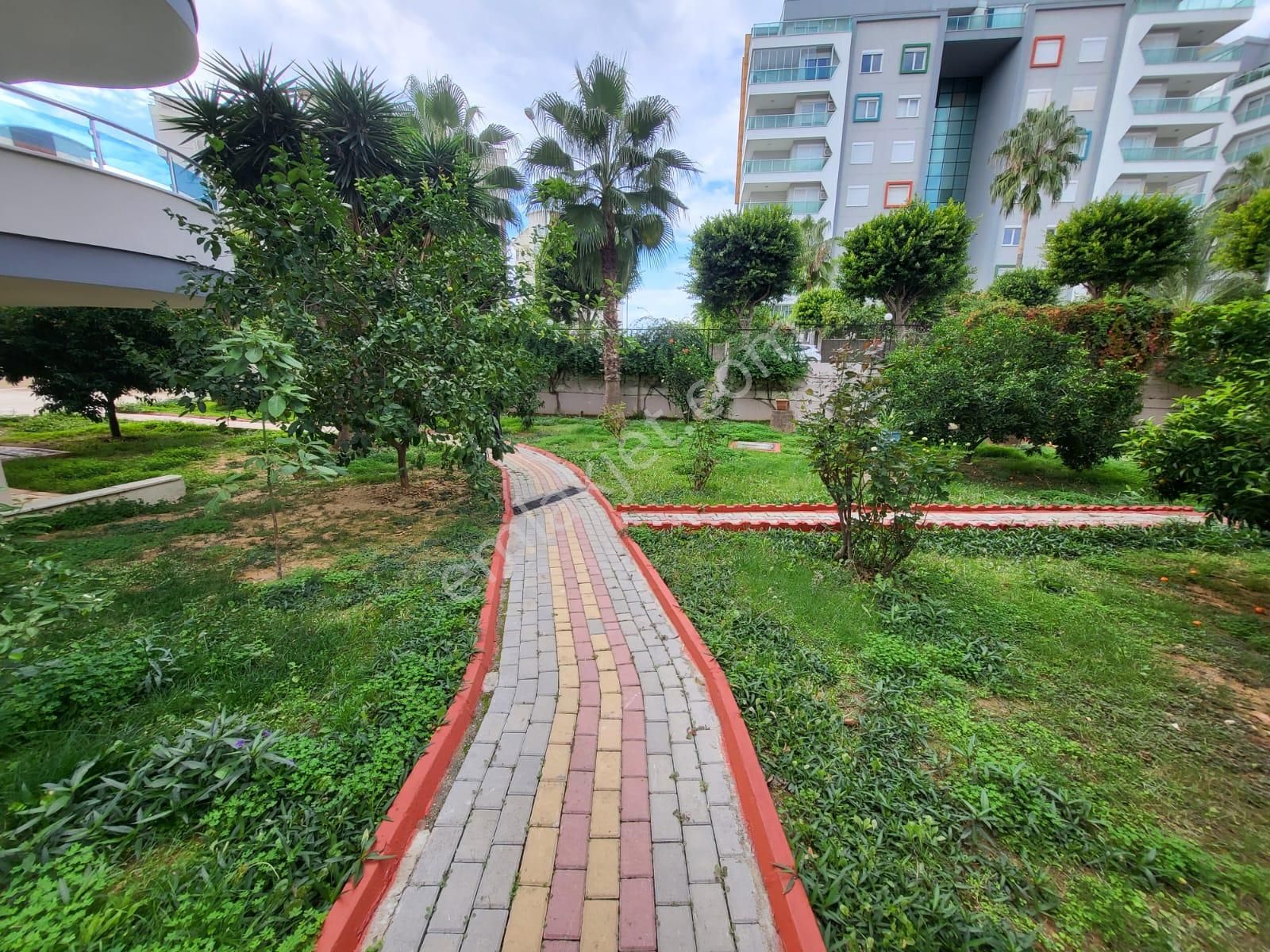 1+1 Eşyalı Satılık Daire Site İçinde Full Aktiviteli Avsallar Alanya - Görsel 6