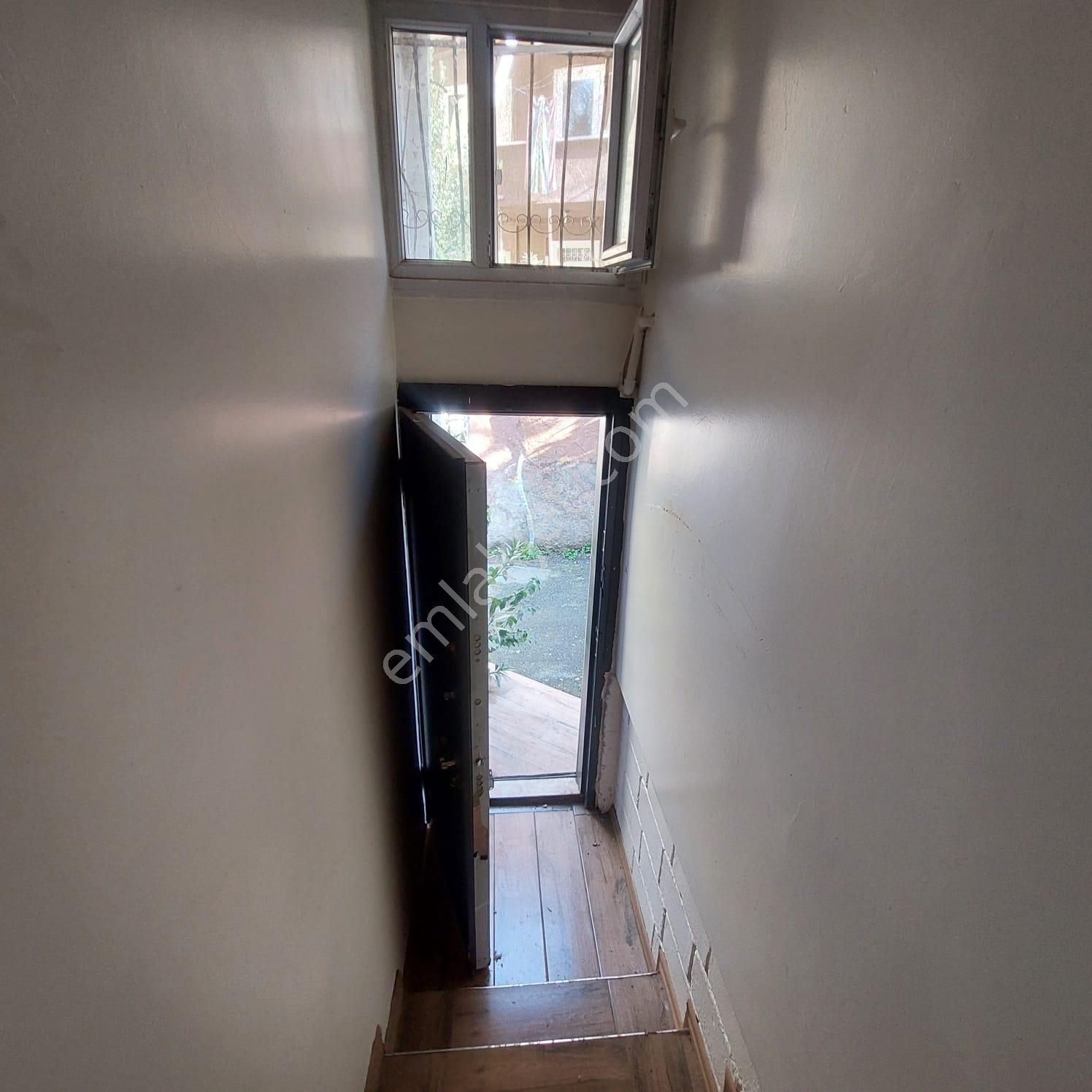 Tarabya Sahile Ulaşıma Yakın Merkezi Bölge 1+1 Satılık Bahçeli Müstakil Ev - Görsel 13