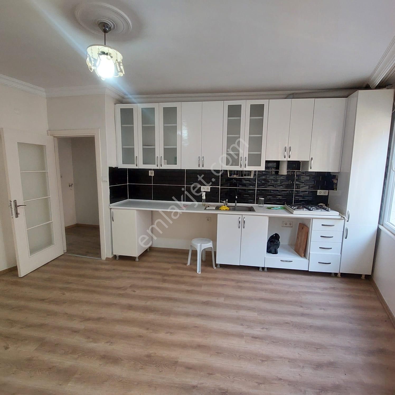 Tarabya Sahile Ulaşıma Yakın Merkezi Bölge 1+1 Satılık Bahçeli Müstakil Ev - Görsel 34