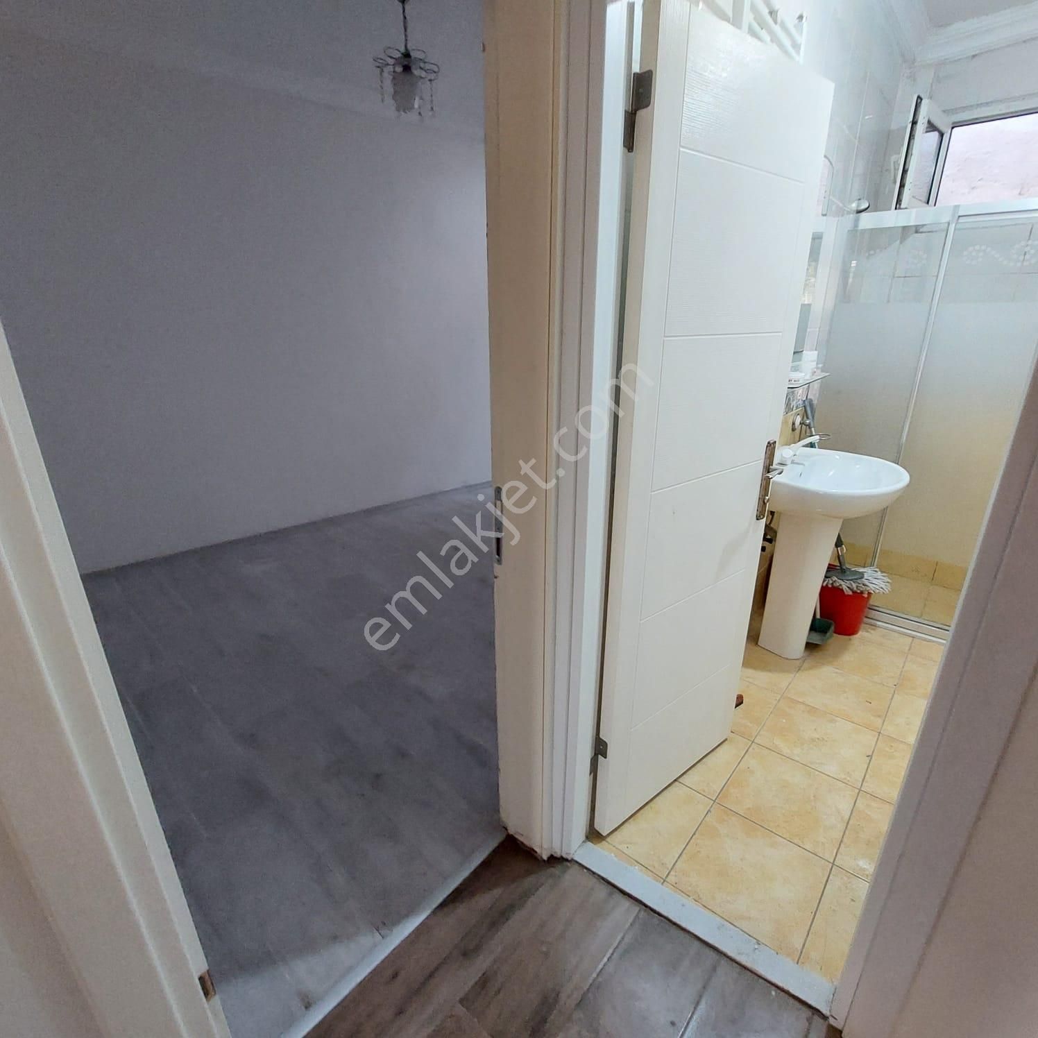 Tarabya Sahile Ulaşıma Yakın Merkezi Bölge 1+1 Satılık Bahçeli Müstakil Ev - Görsel 25