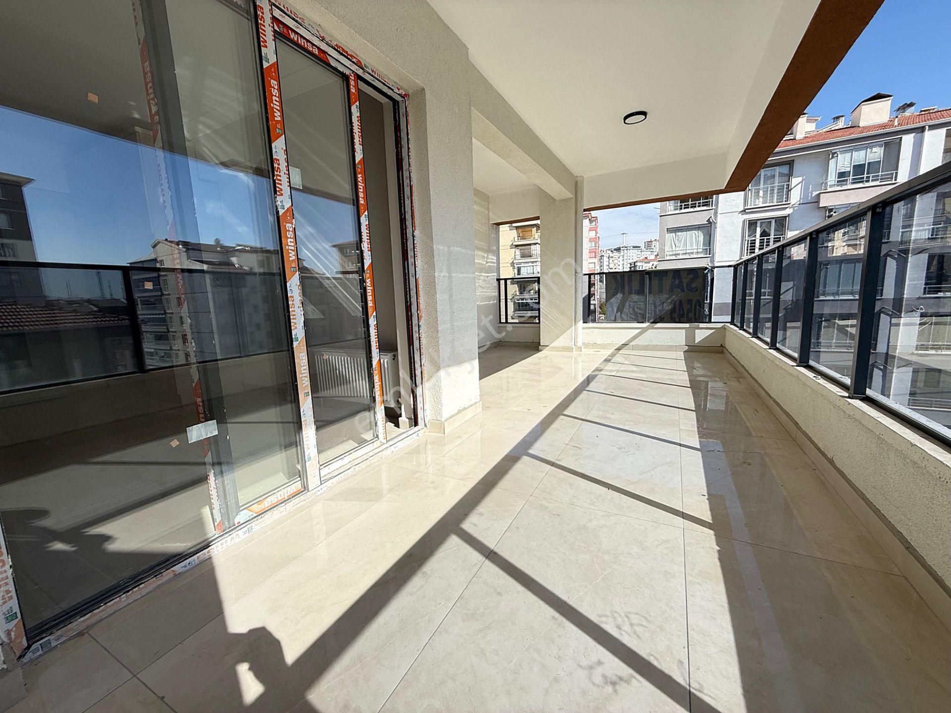 Kayalar'da Sıfır Binada Lüxs Yapılı Site İçerisinde 4+1 Daire - Görsel 7