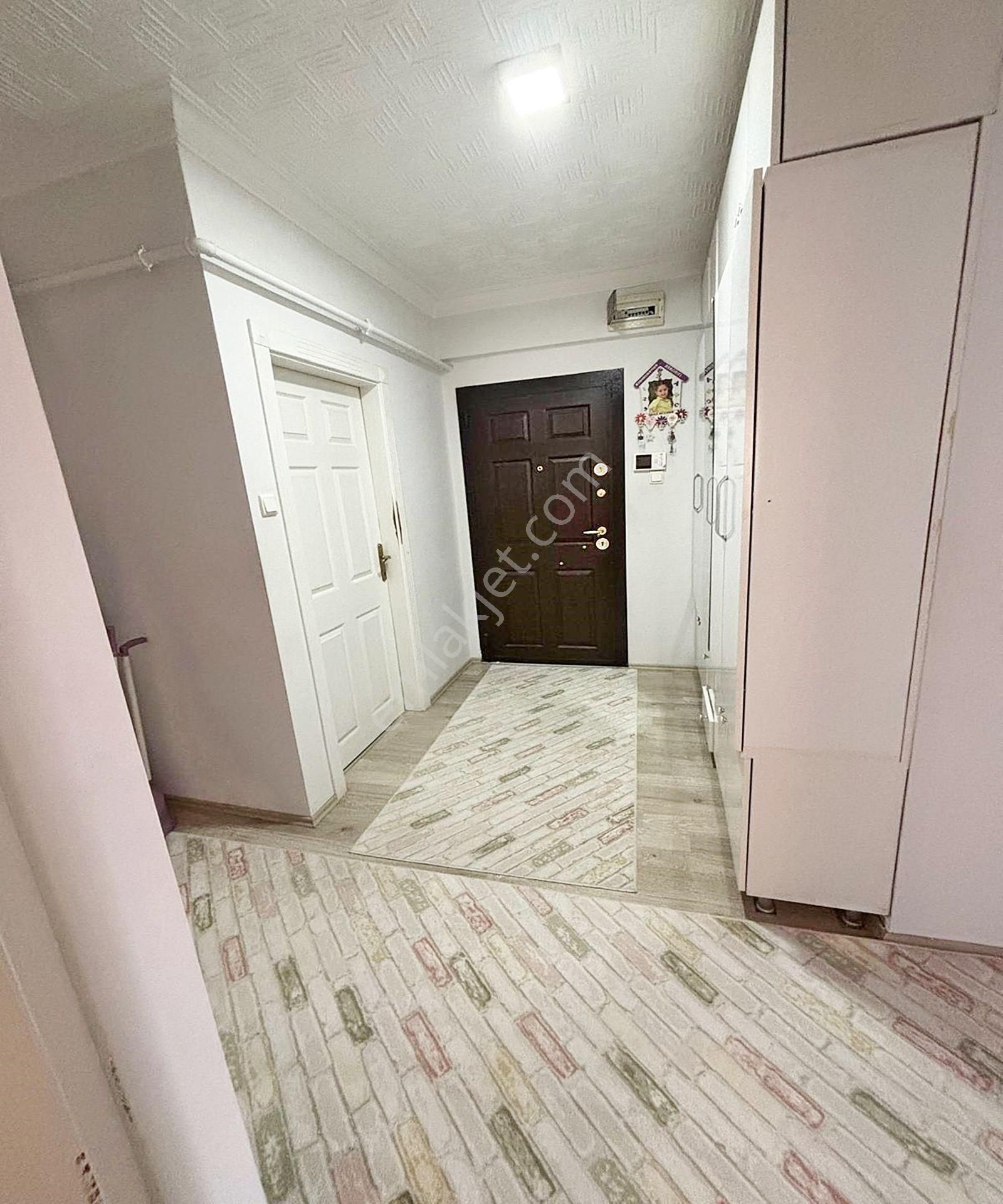 Barıştepe Özkent Orta Okulu Yakını 3+1 Ara Katta Kök Tapulu Dair - Görsel 23