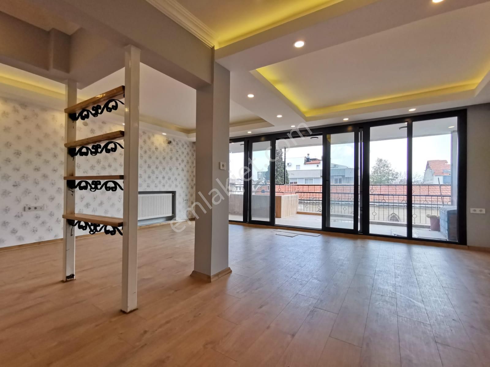 Teraslı, 2 Banyolu, Tam Eşyalı, Aydınlık, Konforlu daire
