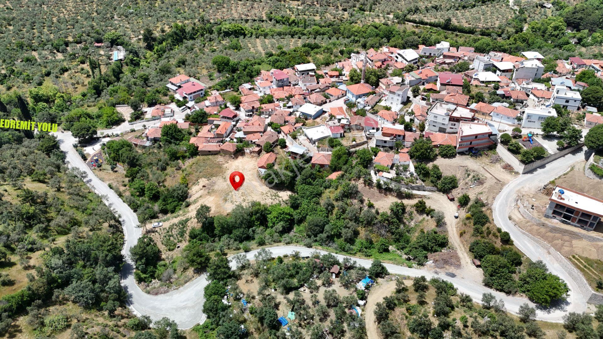 Vitrinden Derelide 2558 M2 %40 2 Kat İmarlı Arsa