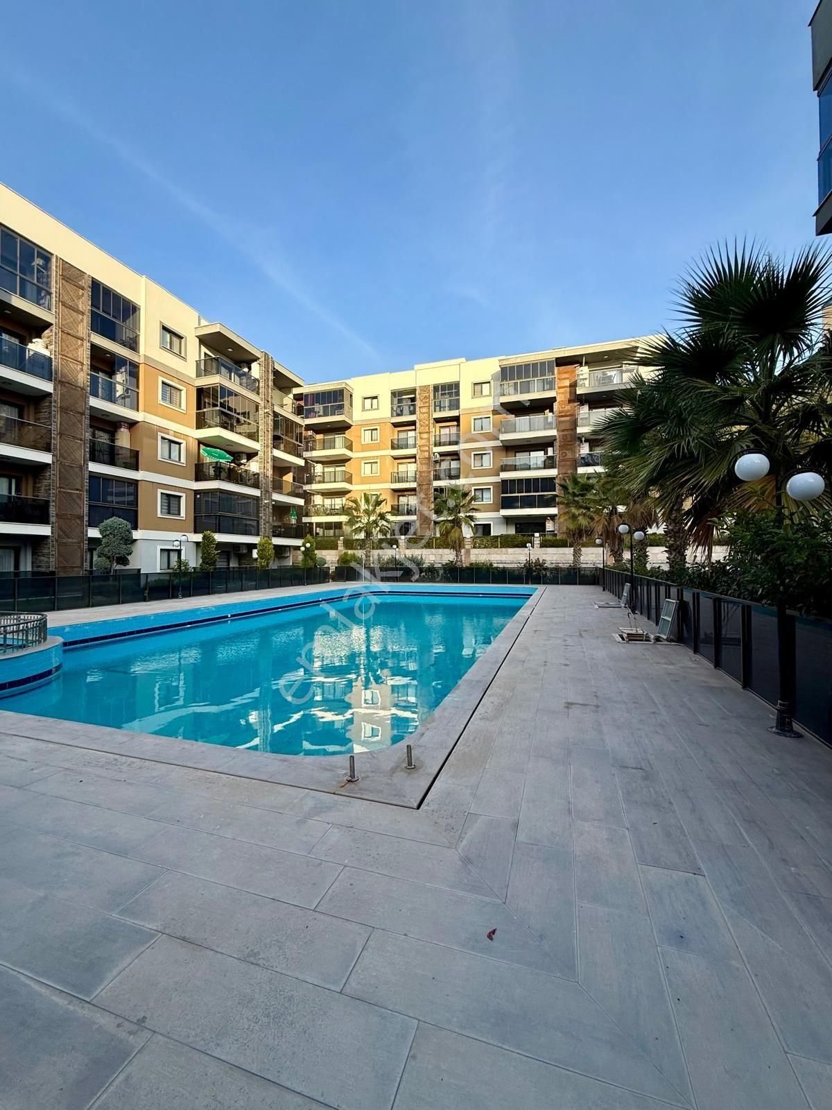 Değirmendere Mah Havuzlu Site 2.kat 2+1 90 M2 Yerden Isıtma Doğalgaz Aktif Görülmeye Değer Daire - Görsel 2