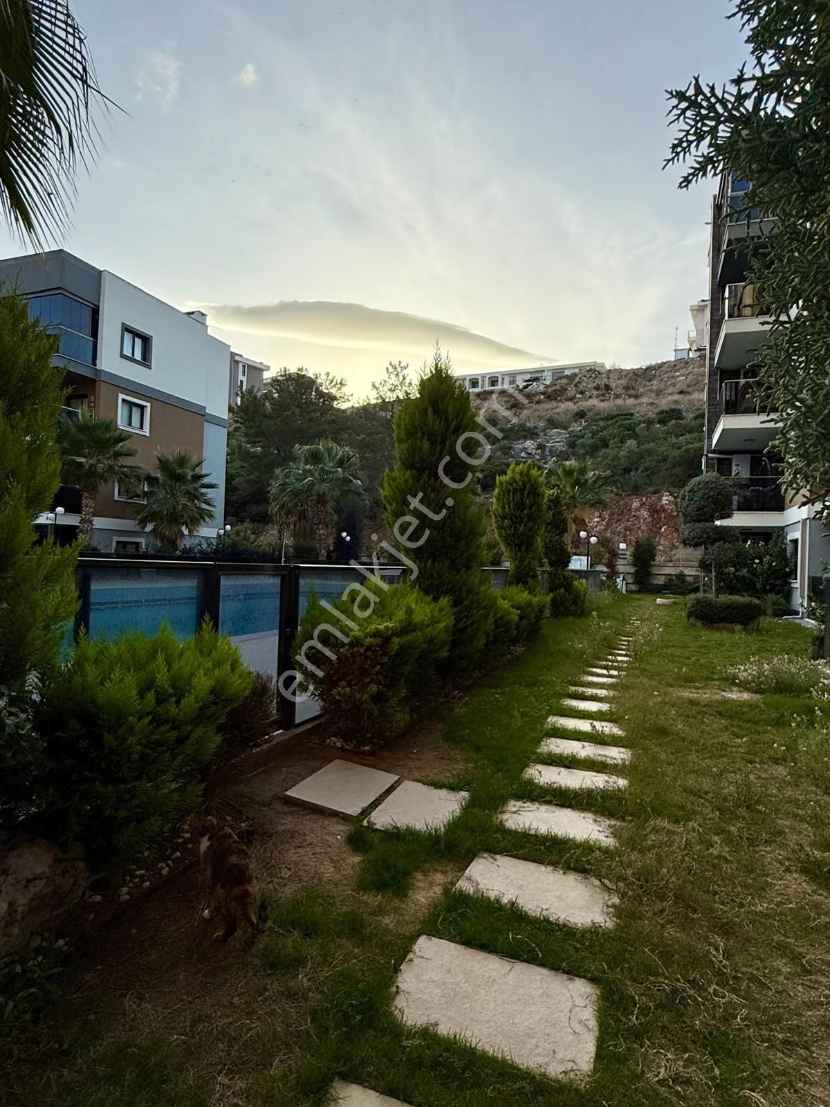 Değirmendere Mah Havuzlu Site 2.kat 2+1 90 M2 Yerden Isıtma Doğalgaz Aktif Görülmeye Değer Daire - Görsel 28