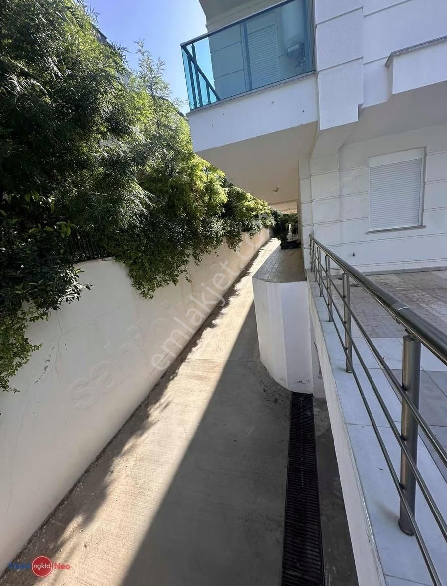 Güzeloba'da Havuzlu Kapalı Otoparklı 1+1 Eşyalı Kiralık Daire - Görsel 14