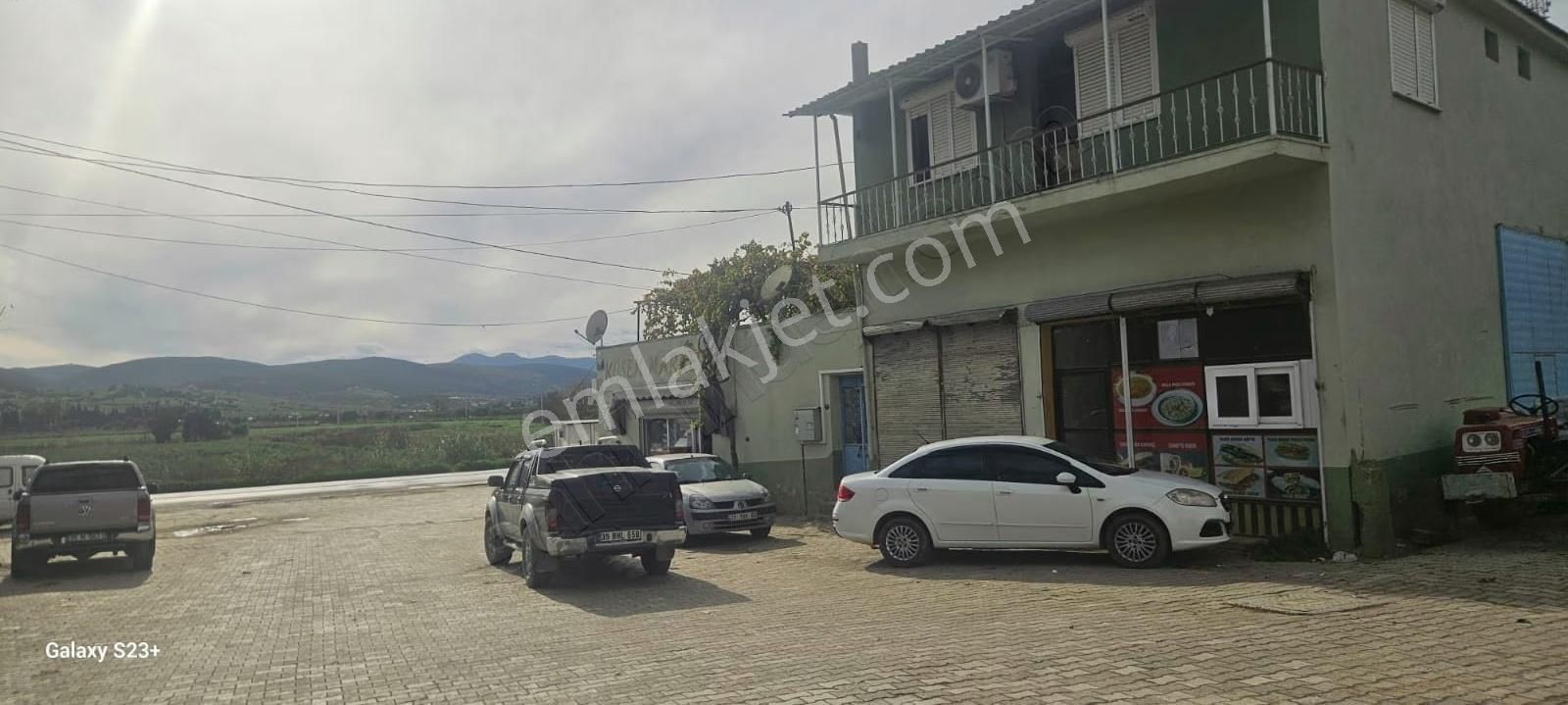 Tiretorbalı Yoluna Cephe 251m² 4+1 Ev + 4 Dükkan + Depo + Garaj - Görsel 14